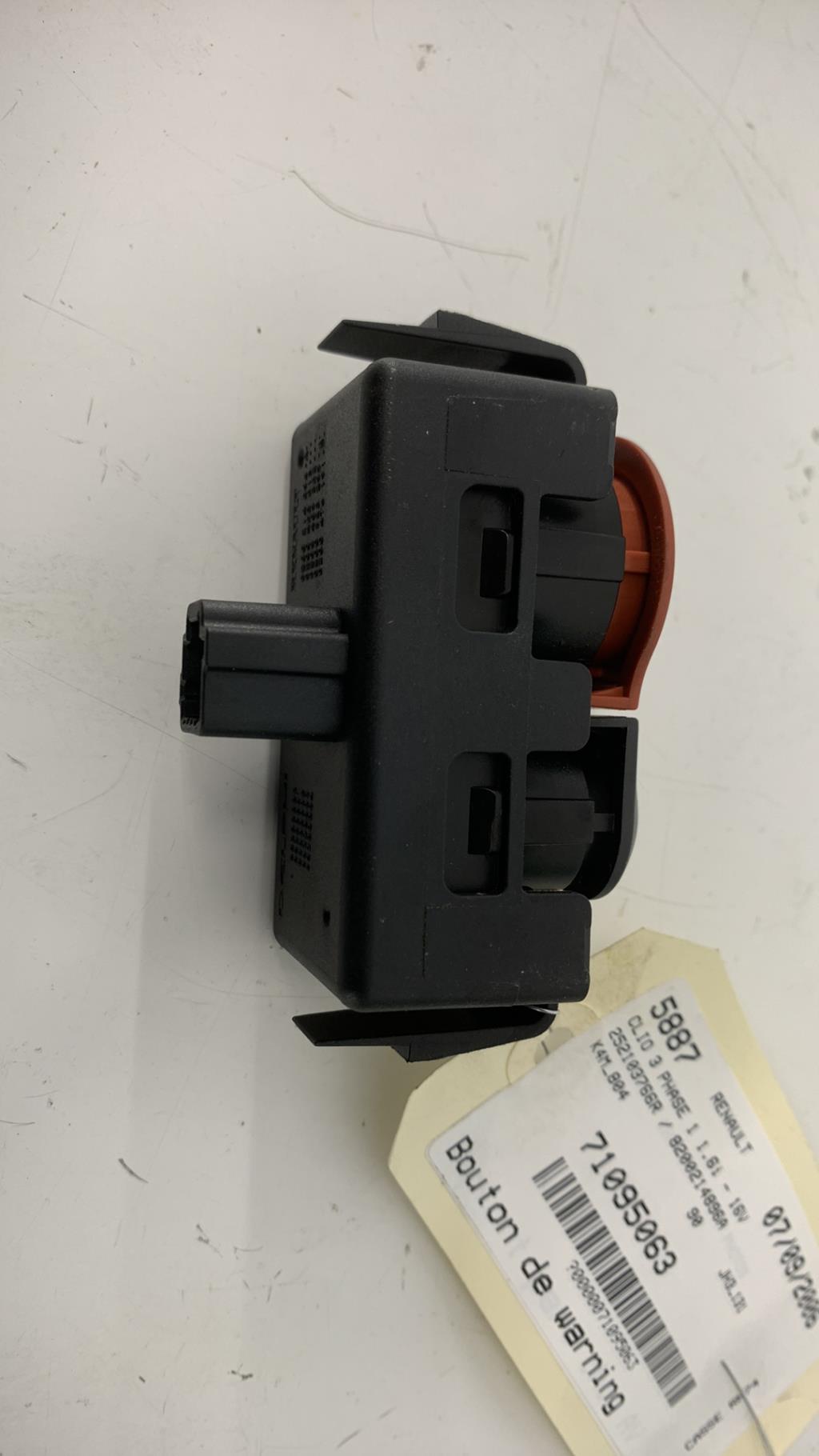 Bouton de warning RENAULT CLIO 3 PHASE 1 Essence - 1