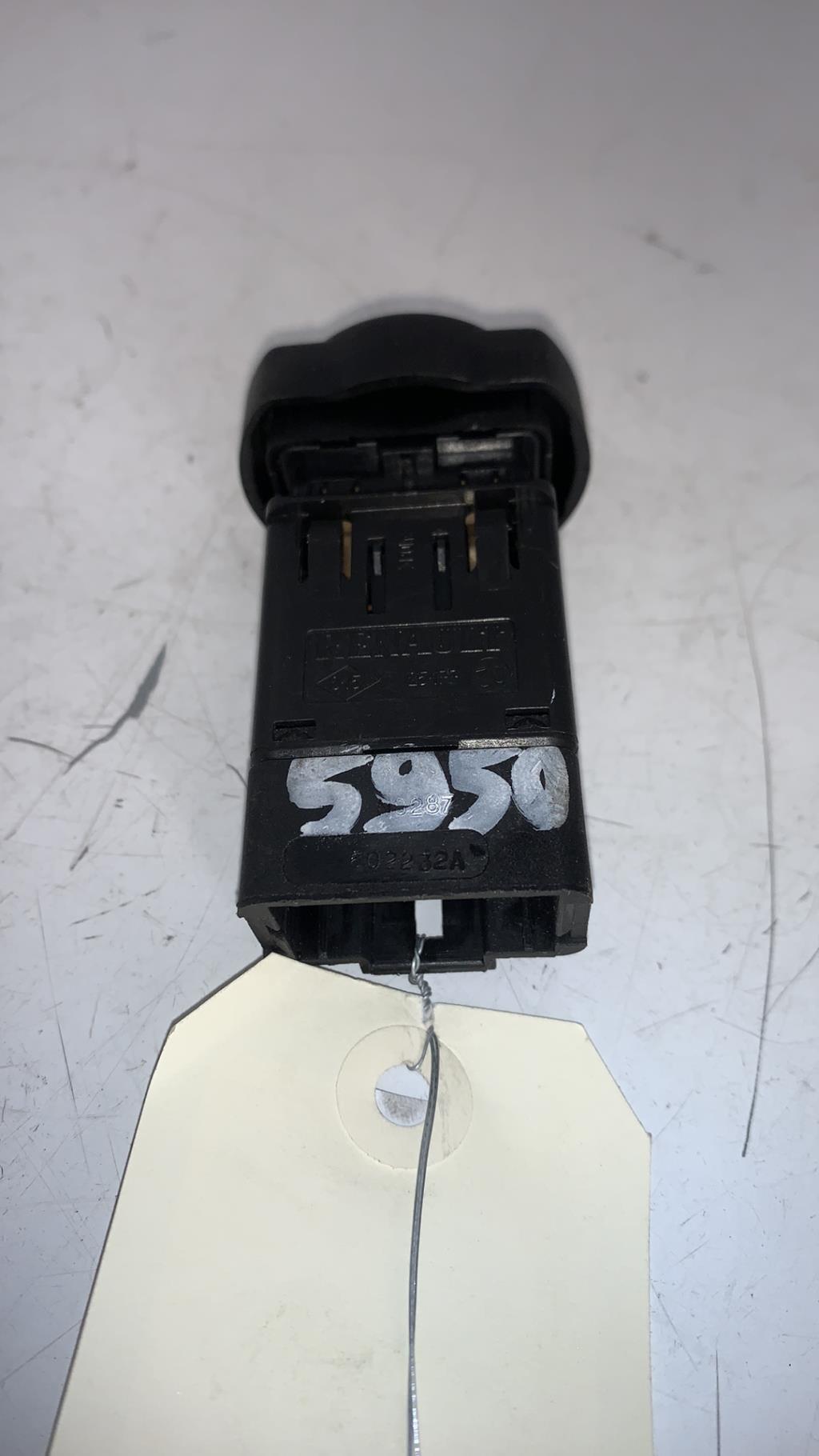 Bouton de warning DACIA SANDERO 1 Diesel - 1