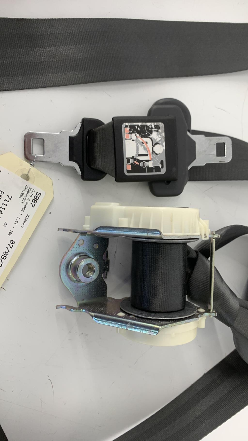 Ceinture arriere centrale RENAULT CLIO 3 PHASE 1 Essence - 1