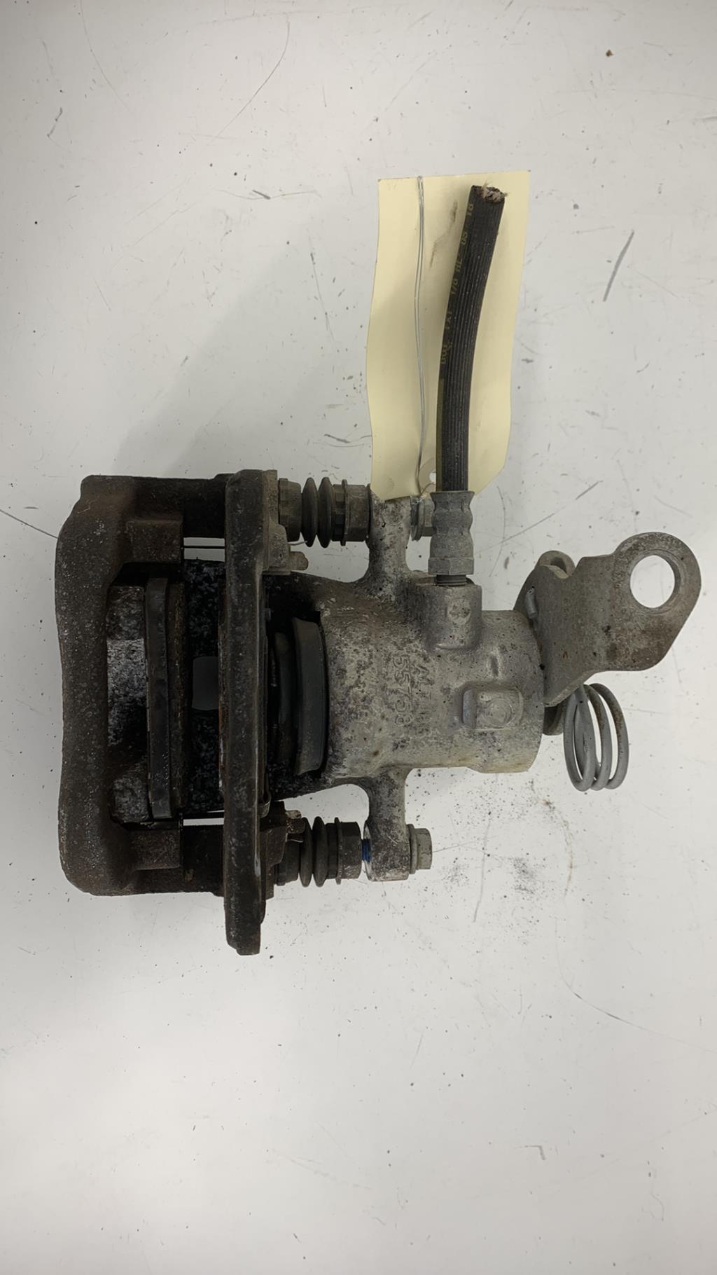 Etrier arriere droit (freinage) OPEL CORSA E Essence - 1