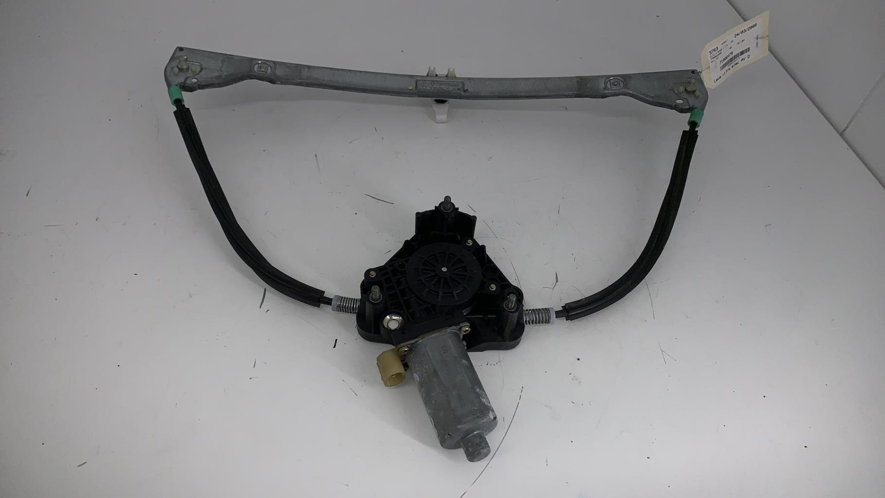Leve vitre electrique avant droit RENAULT CLIO 2 PHASE 1 Essence - 1