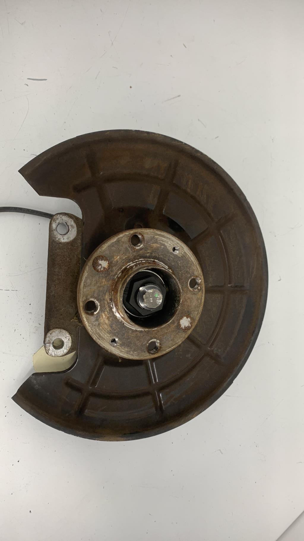 Moyeu arriere droit OPEL CORSA E Essence - 1