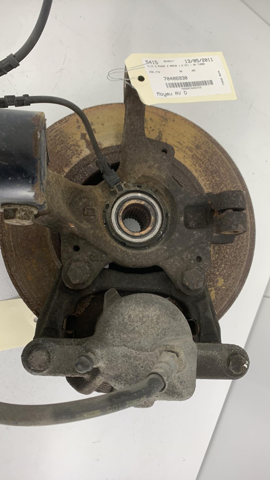 Moyeu avant droit RENAULT CLIO 3 PHASE 2 BREAK Diesel - 1