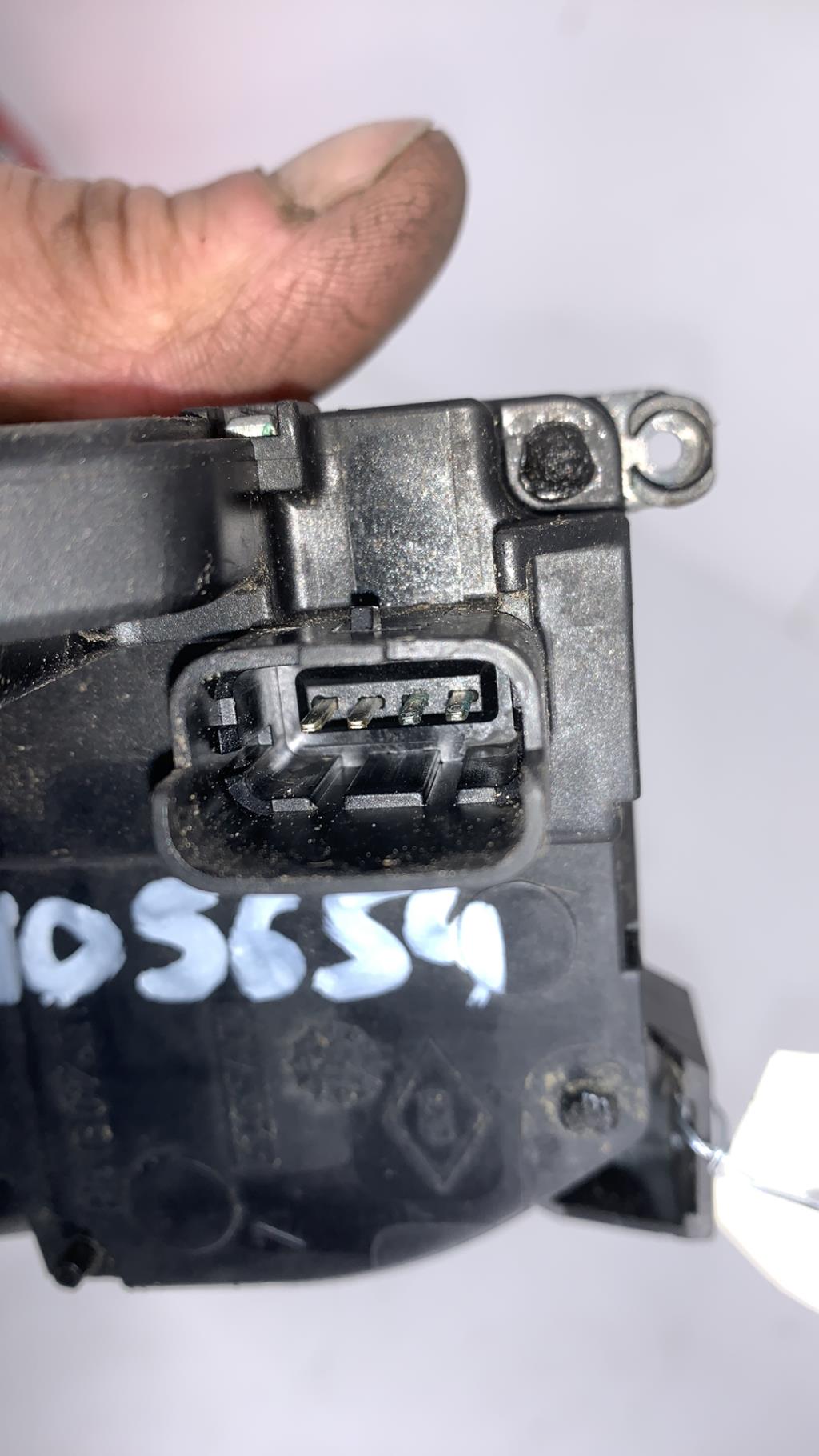 Serrure avant droit RENAULT CLIO 3 PHASE 1 Diesel - 1