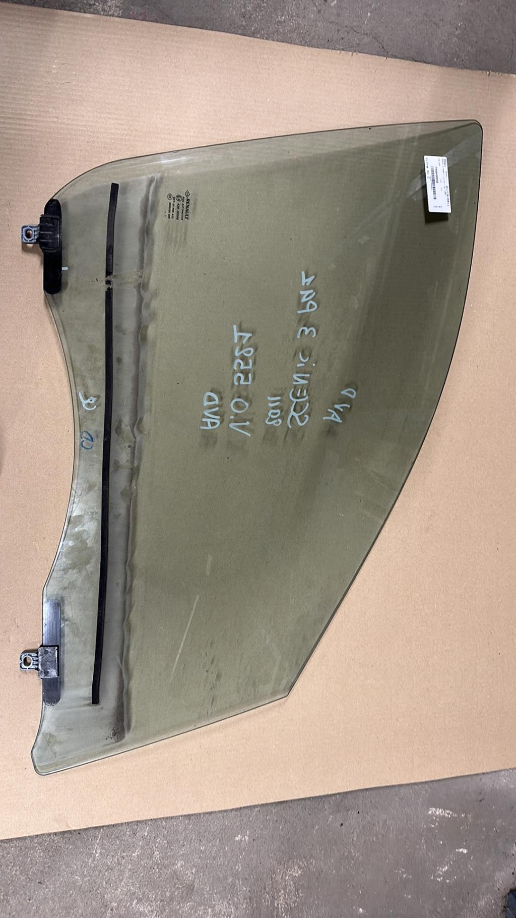 Vitre avant droit RENAULT SCENIC 3 PHASE 1 Diesel - 1