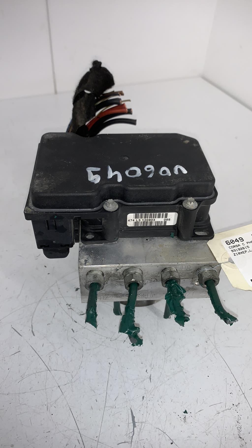 Bloc ABS (freins anti-blocage) OPEL CORSA C PHASE 2 Essence - 1