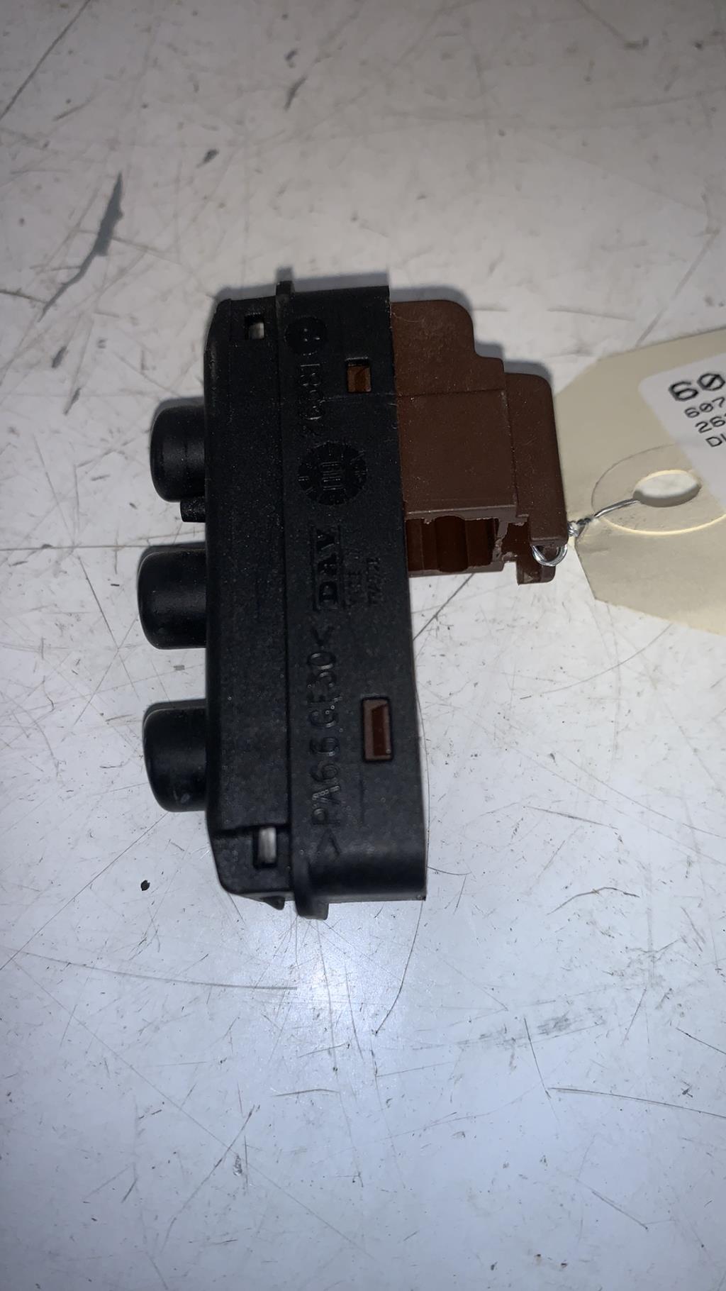 Bouton/Interrupteur PEUGEOT 607 PHASE 1 Diesel - 1