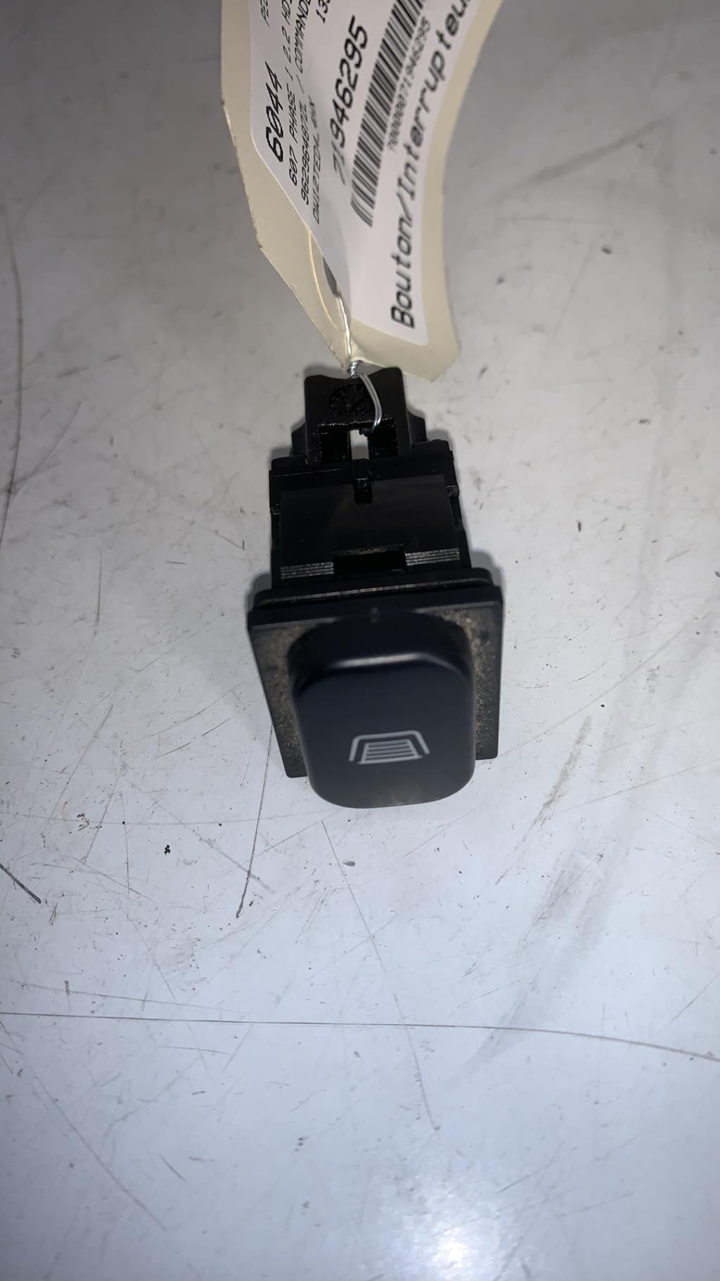 Bouton/Interrupteur PEUGEOT 607 PHASE 1 Diesel - 1