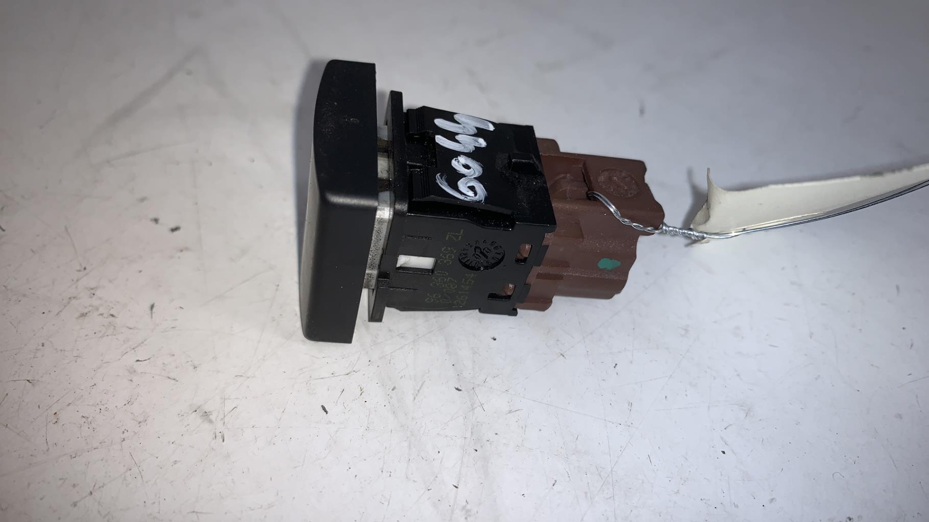 Bouton/Interrupteur PEUGEOT 607 PHASE 1 Diesel - 1
