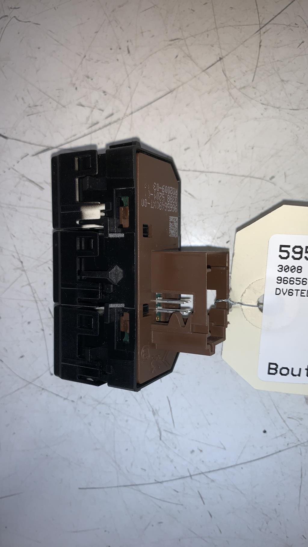 Bouton/Interrupteur PEUGEOT 3008 1 PHASE 1 Diesel - 1