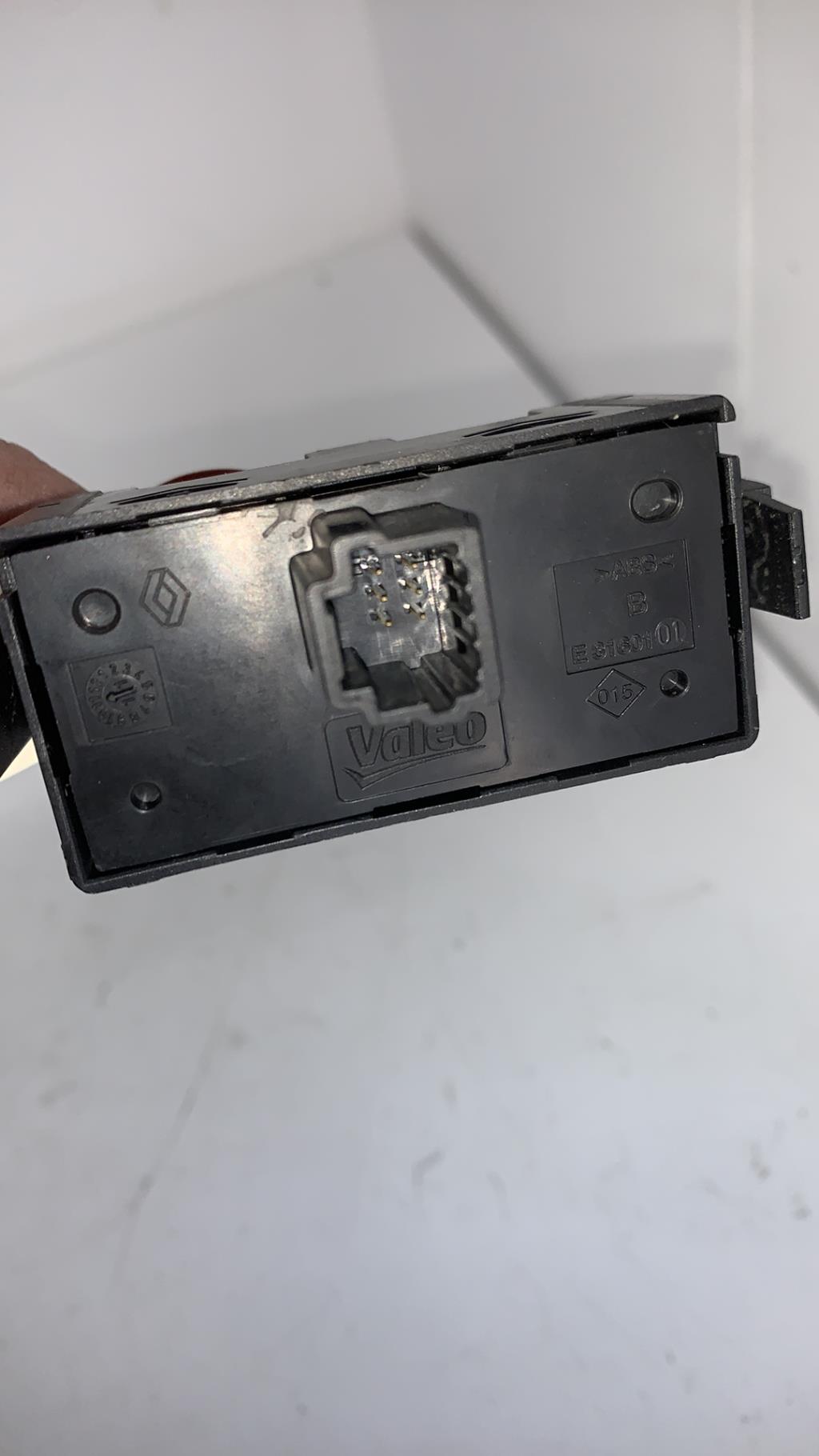 Bouton de warning RENAULT CLIO 3 PHASE 2 Diesel - 1