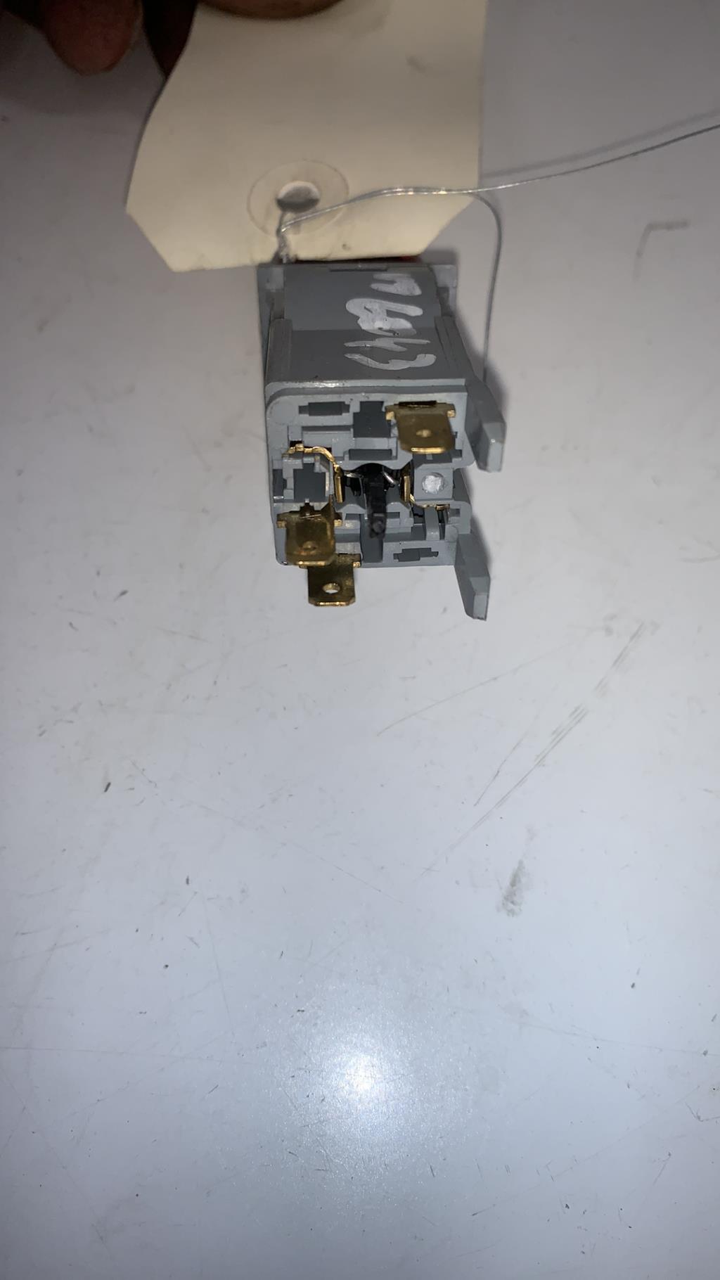 Bouton de warning PEUGEOT PARTNER 1 PHASE 1 Essence - 1