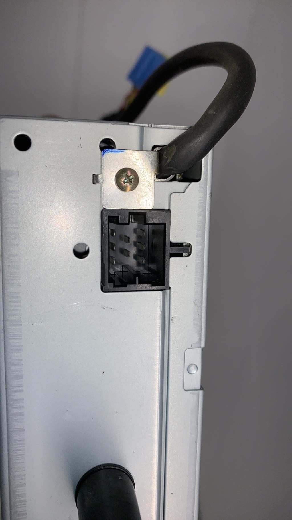 Chargeur CD VOLKSWAGEN POLO 4 PHASE 1 Essence - 1