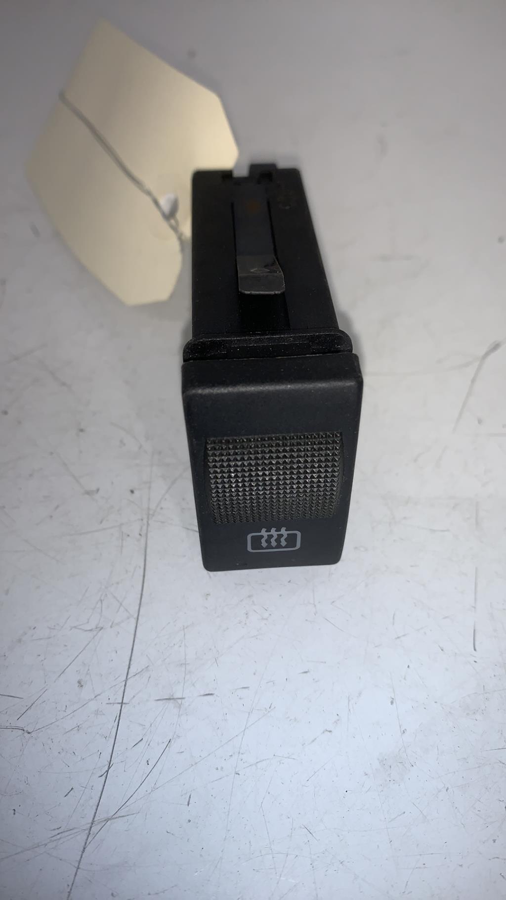 Commande degivrage lunette arriere AUDI A4 1 PHASE 1 Diesel - 1
