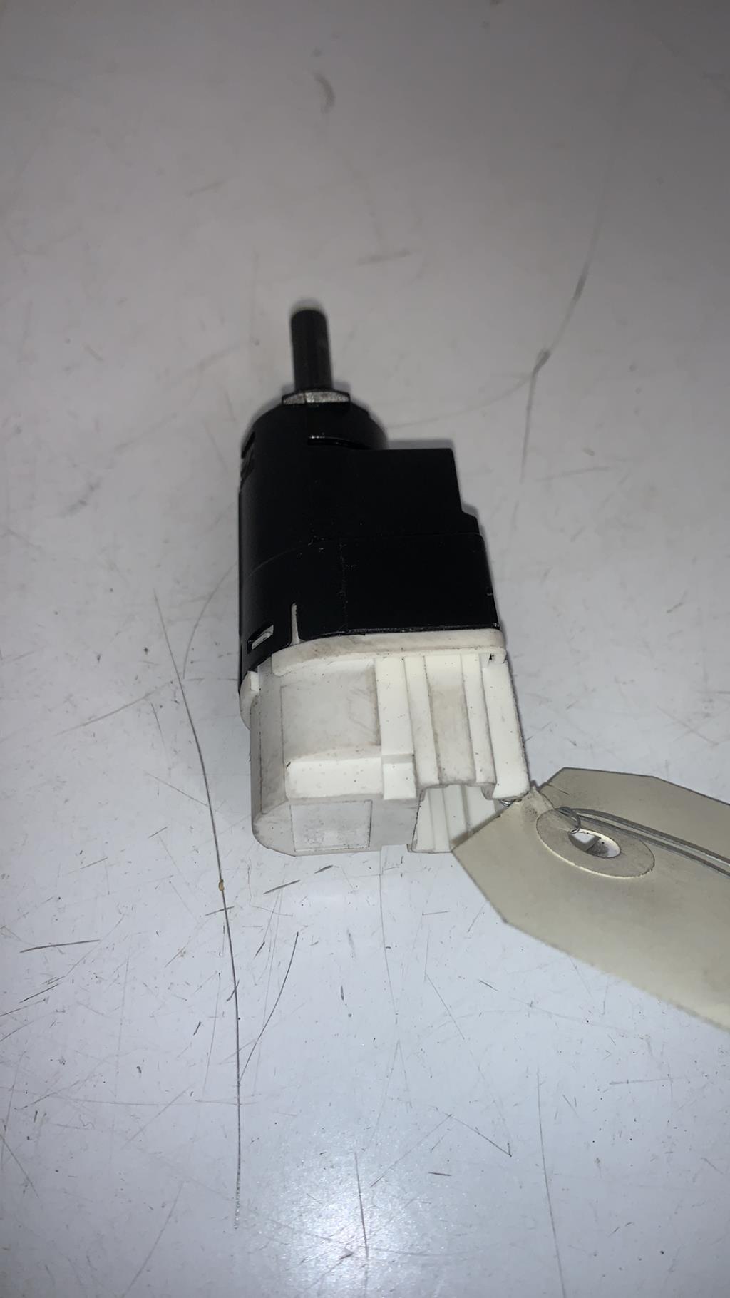 Contacteur feu stop RENAULT CLIO 4 PHASE 1 Diesel - 1