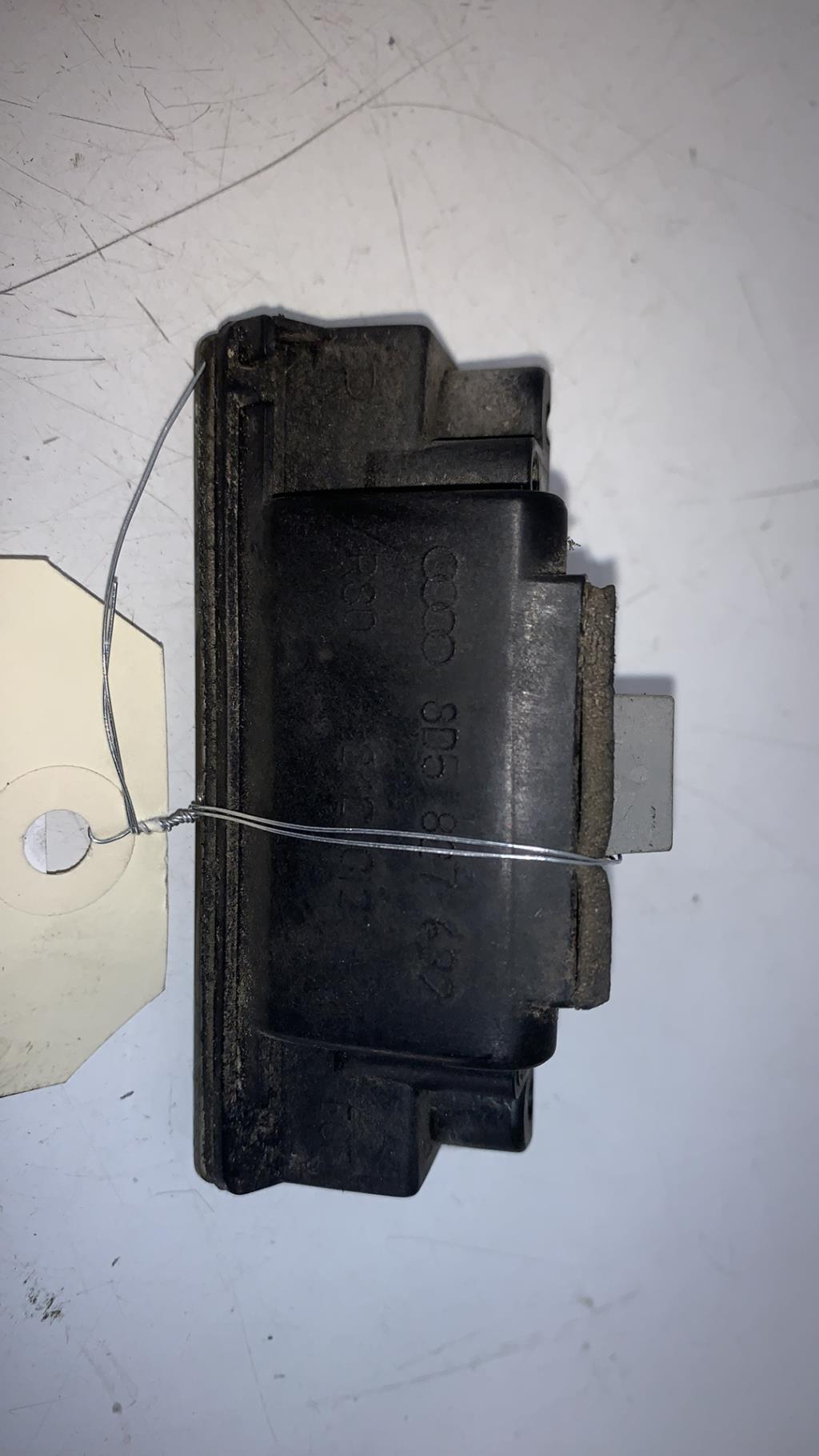 Eclairage de plaque AUDI A4 1 PHASE 1 Diesel - 1