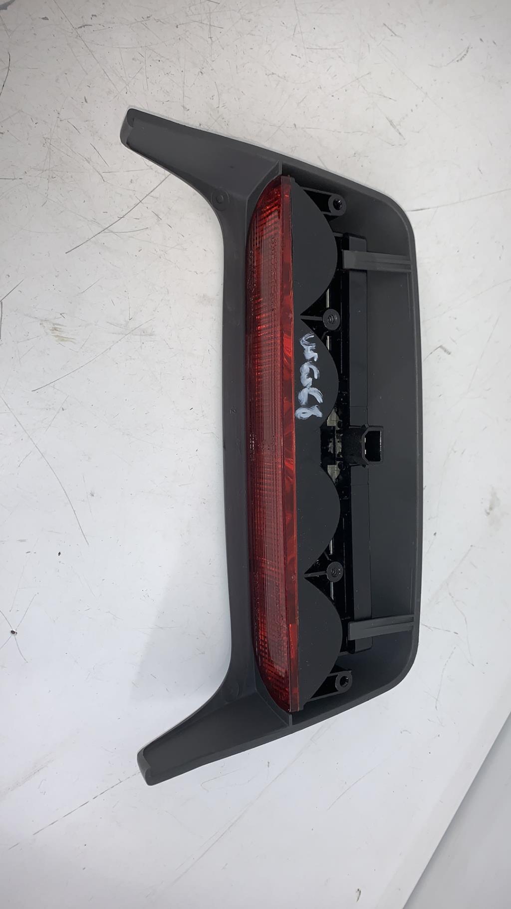Feu arriere stop central AUDI A4 1 PHASE 1 Diesel - 1