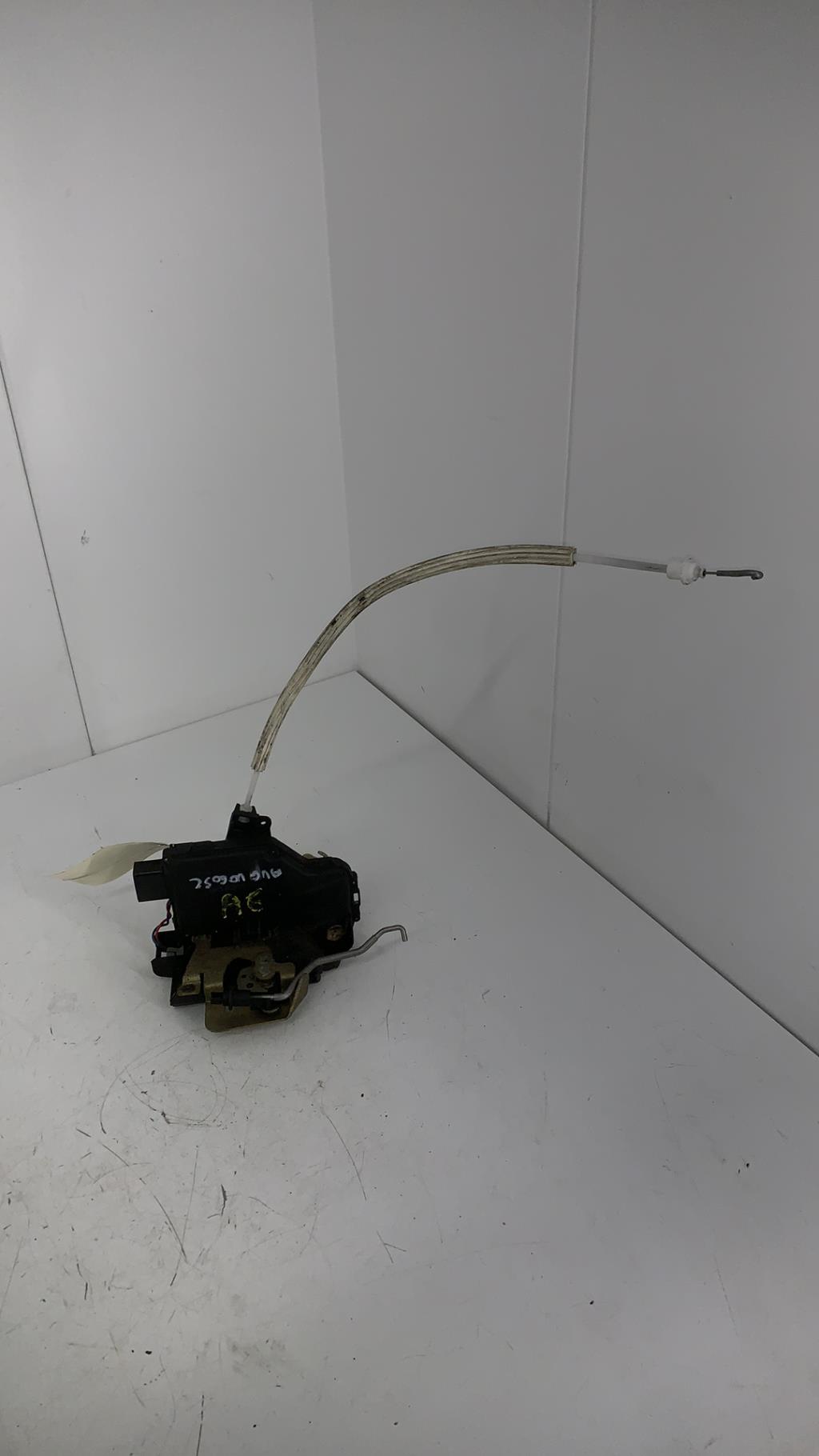 Serrure avant gauche AUDI A6 2 AVANT PHASE 2 BREAK Diesel - 1