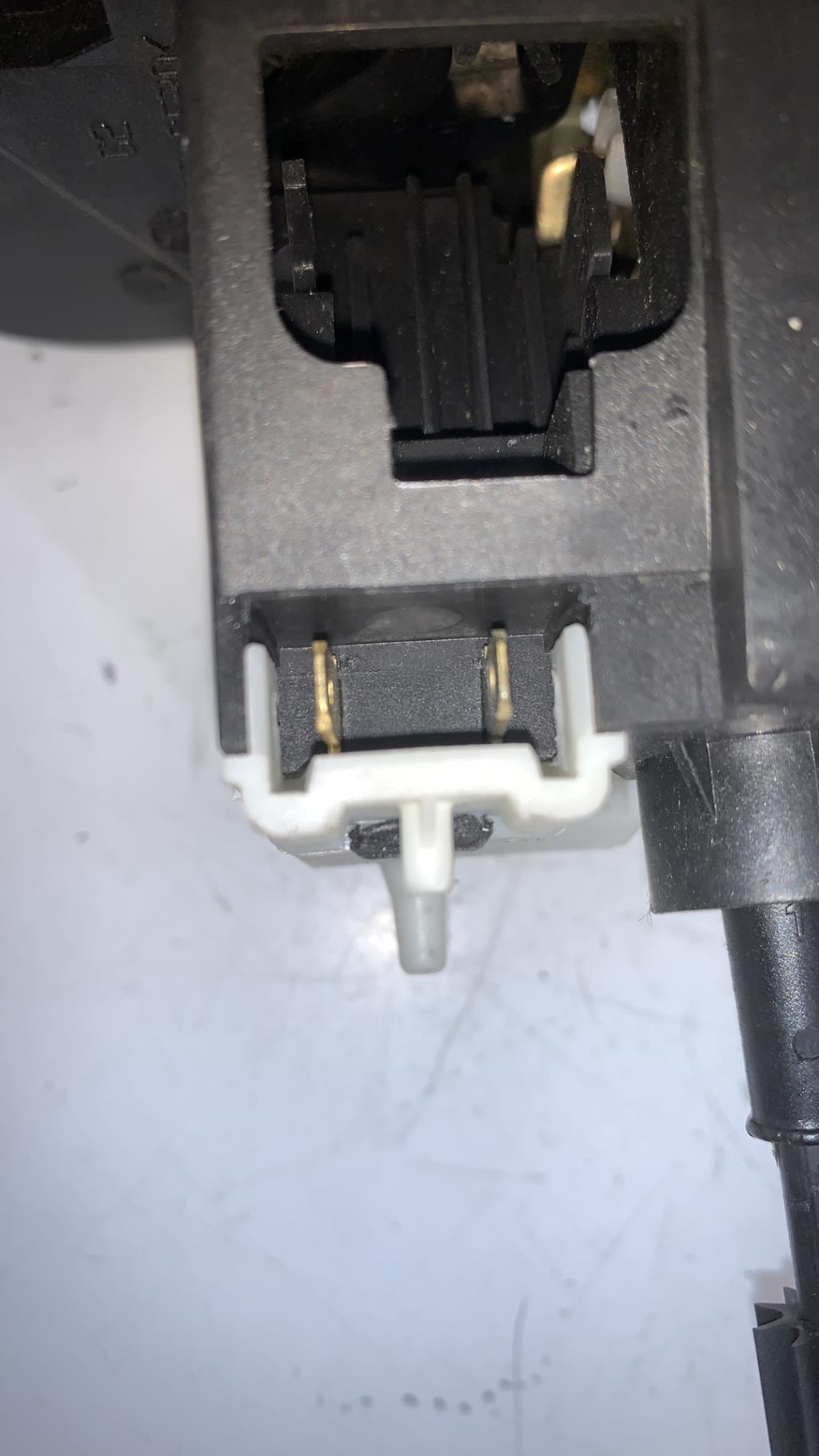 Serrure avant gauche RENAULT CLIO 2 PHASE 2 Essence - 1