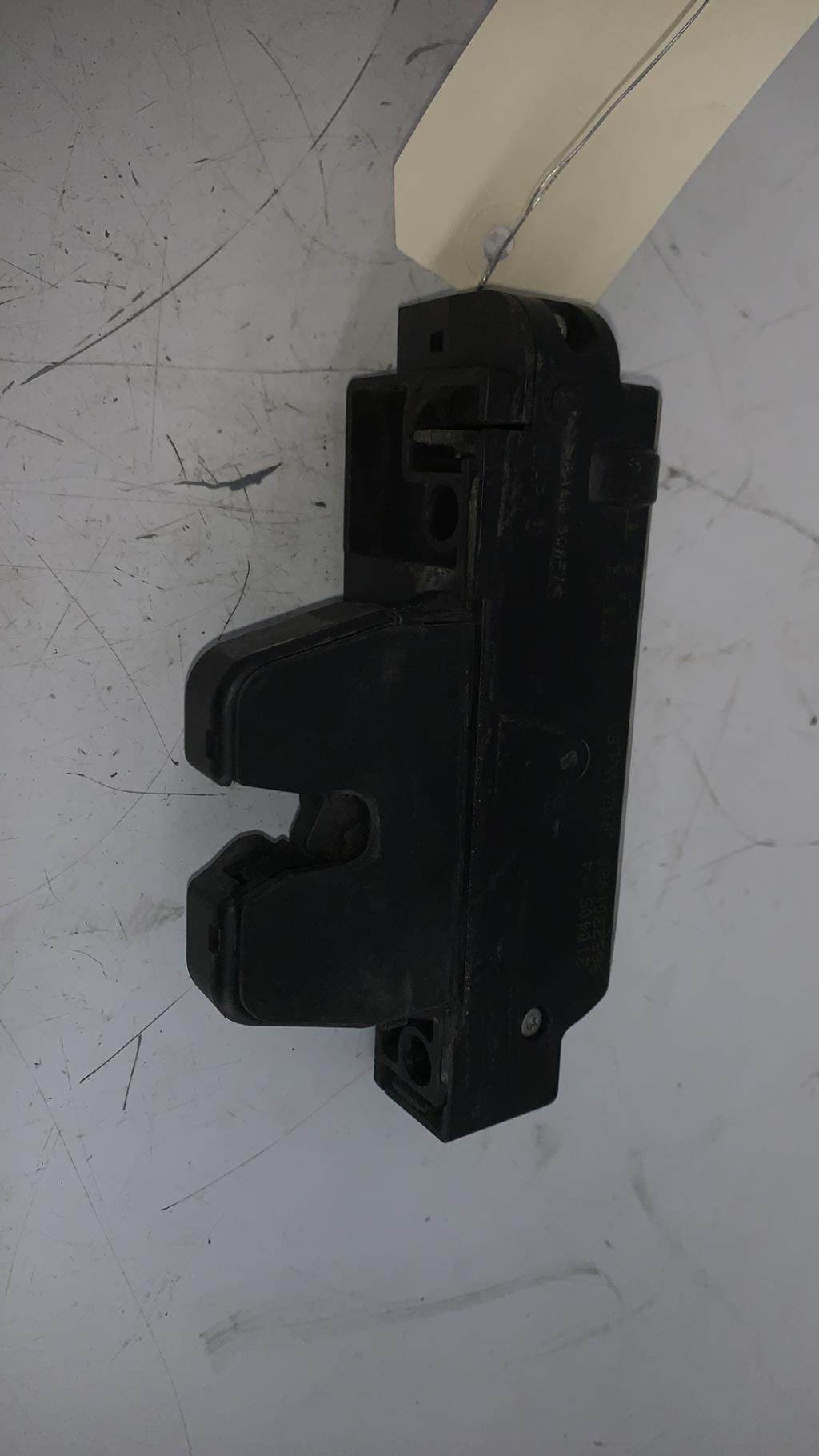 Serrure de coffre PEUGEOT 407 PHASE 1 BREAK Diesel - 1
