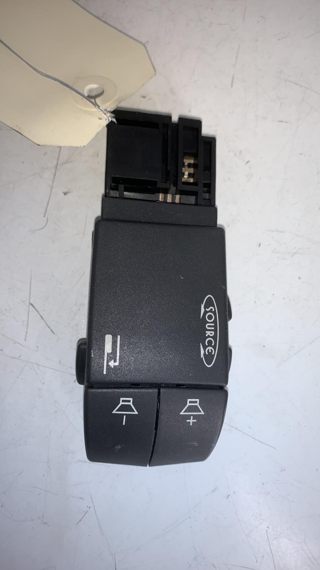 Commande autoradio RENAULT ESPACE 4 PHASE 2 Diesel - 1