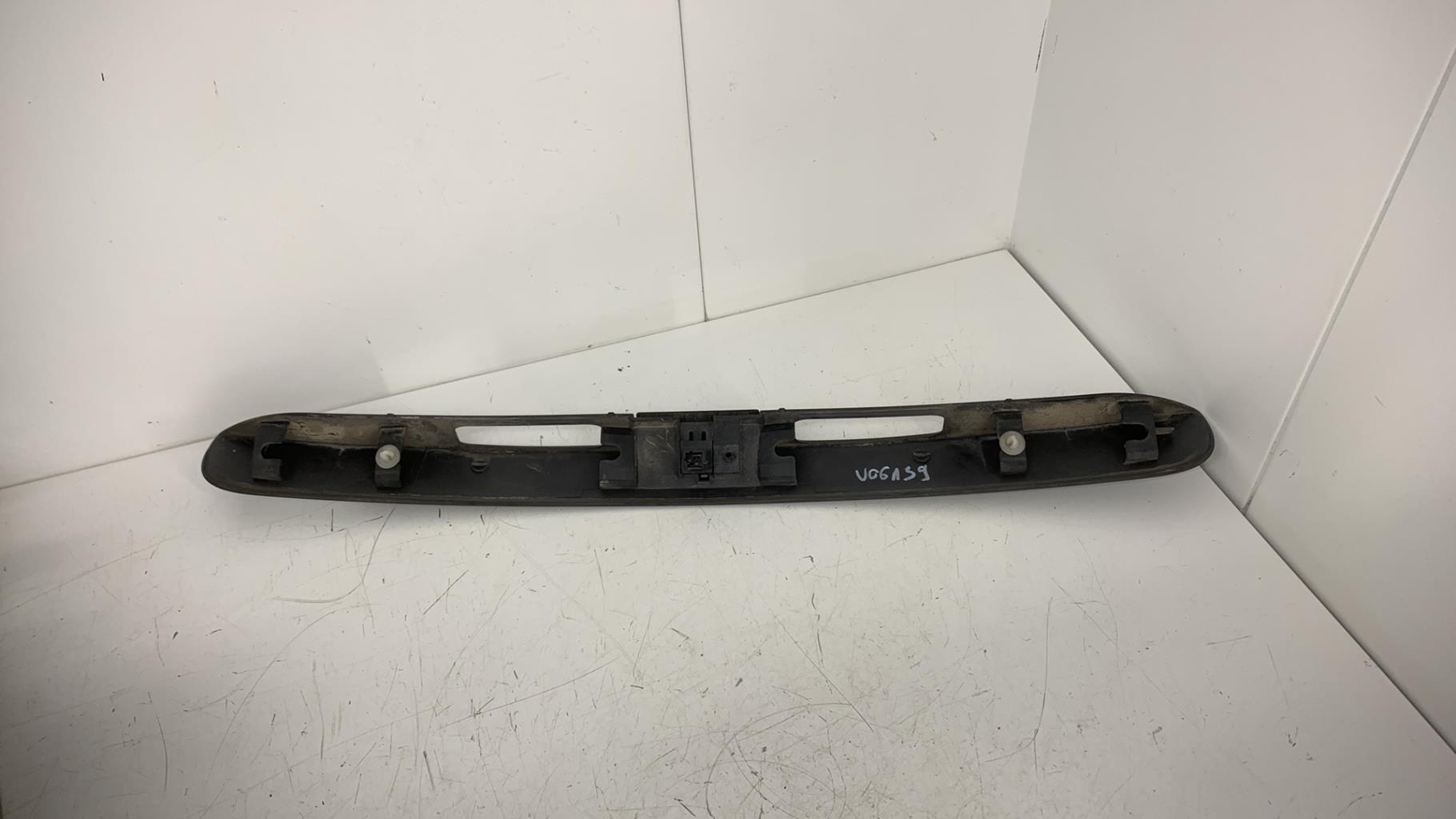 Bouton de coffre PEUGEOT 207 PHASE 1 Diesel - 1