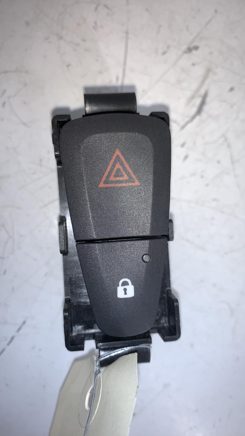 Bouton de warning RENAULT SCENIC 3 PHASE 3 Diesel - 1