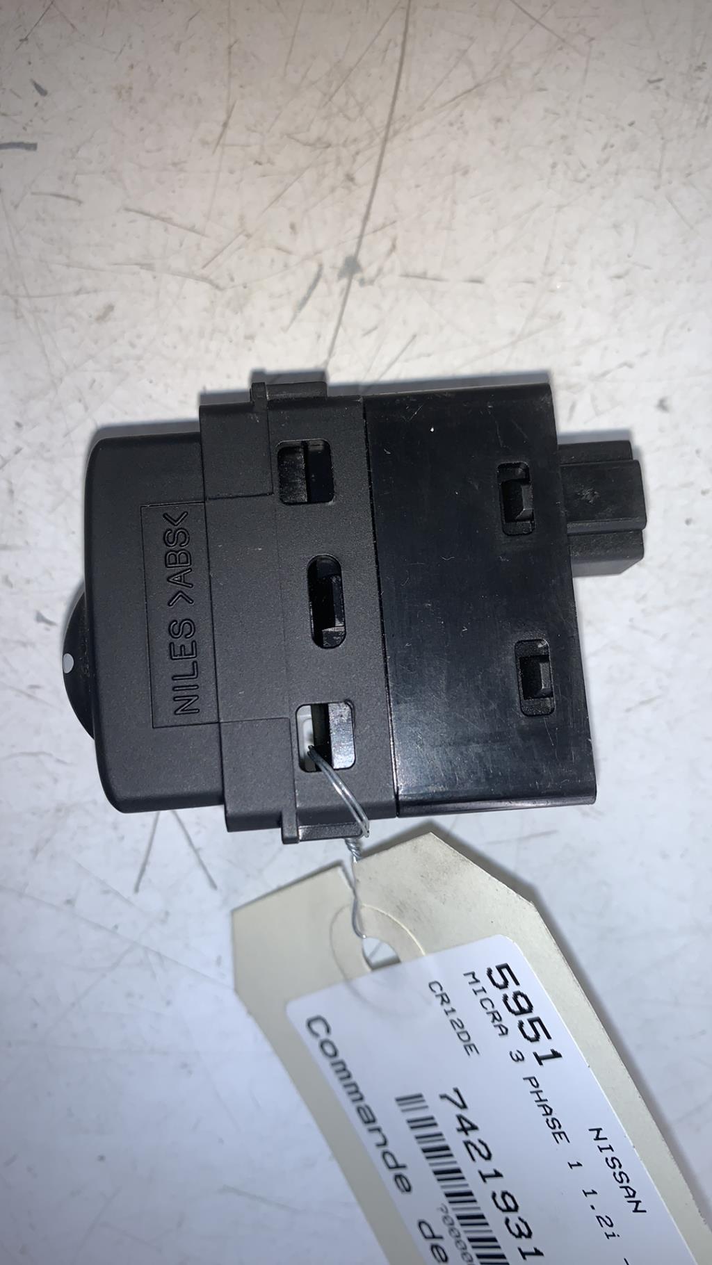 Commande de reglage hauteur de phare NISSAN MICRA 3 PHASE 1 Essence - 1