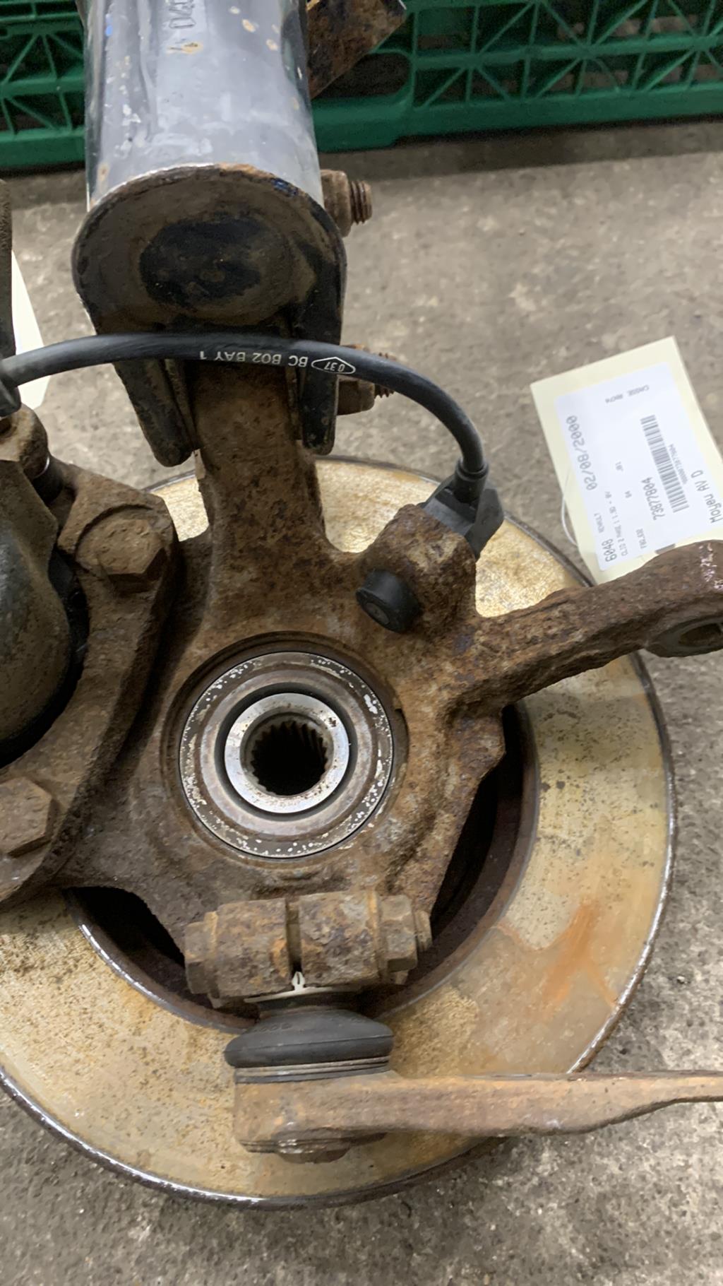 Moyeu avant droit RENAULT CLIO 2 PHASE 1 Diesel - 1