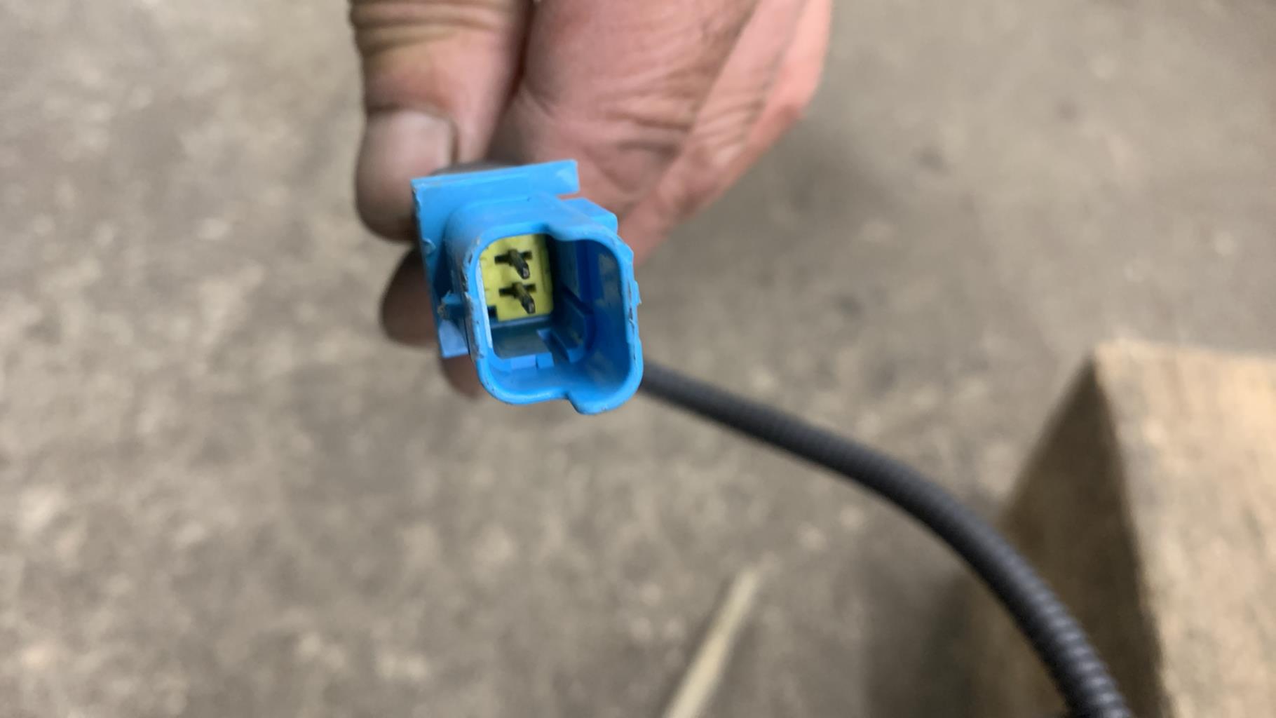 Moyeu avant gauche CITROEN C2 PHASE 1 Essence - 1