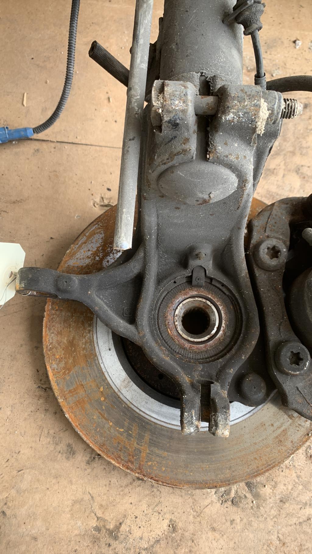 Moyeu avant gauche PEUGEOT 207 PHASE 2 Diesel - 1
