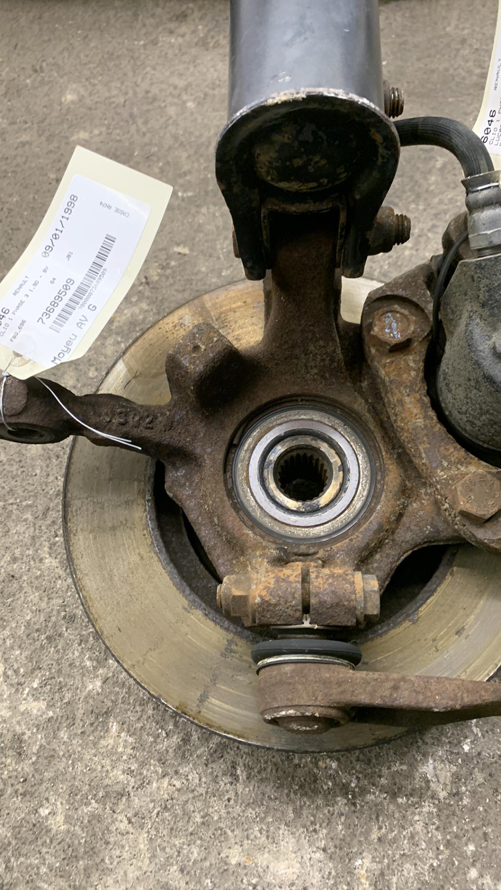 Moyeu avant gauche RENAULT CLIO 1 PHASE 3 Diesel - 1