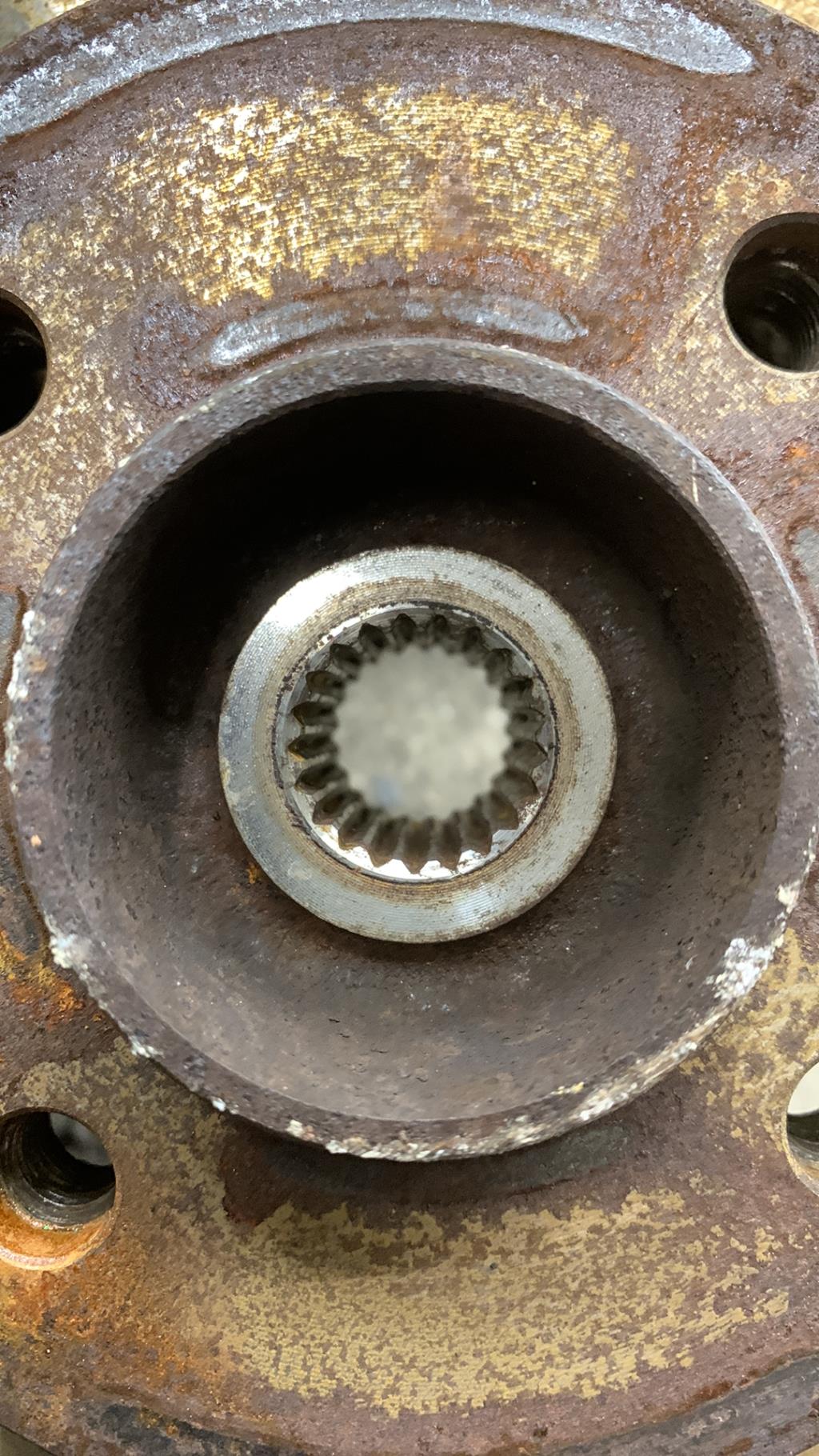 Moyeu avant gauche RENAULT CLIO 2 PHASE 1 Diesel - 1