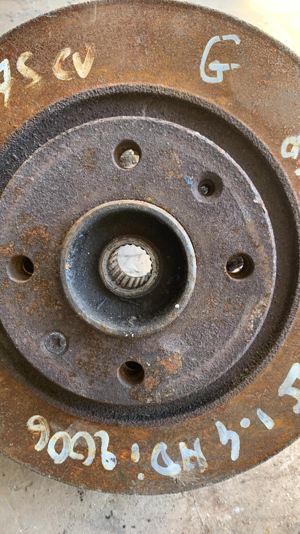 Moyeu avant gauche CITROEN C3 1 PHASE 2 Diesel - 1