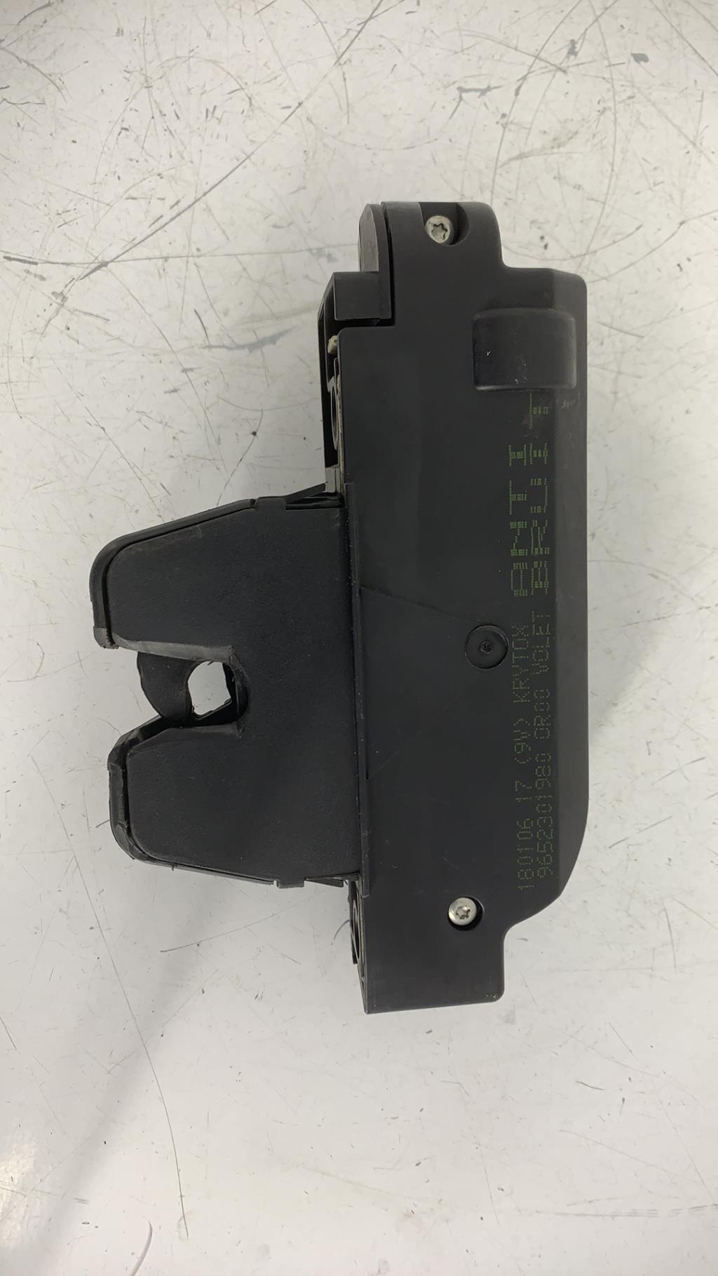 Serrure de hayon PEUGEOT 307 PHASE 2 Diesel - 1