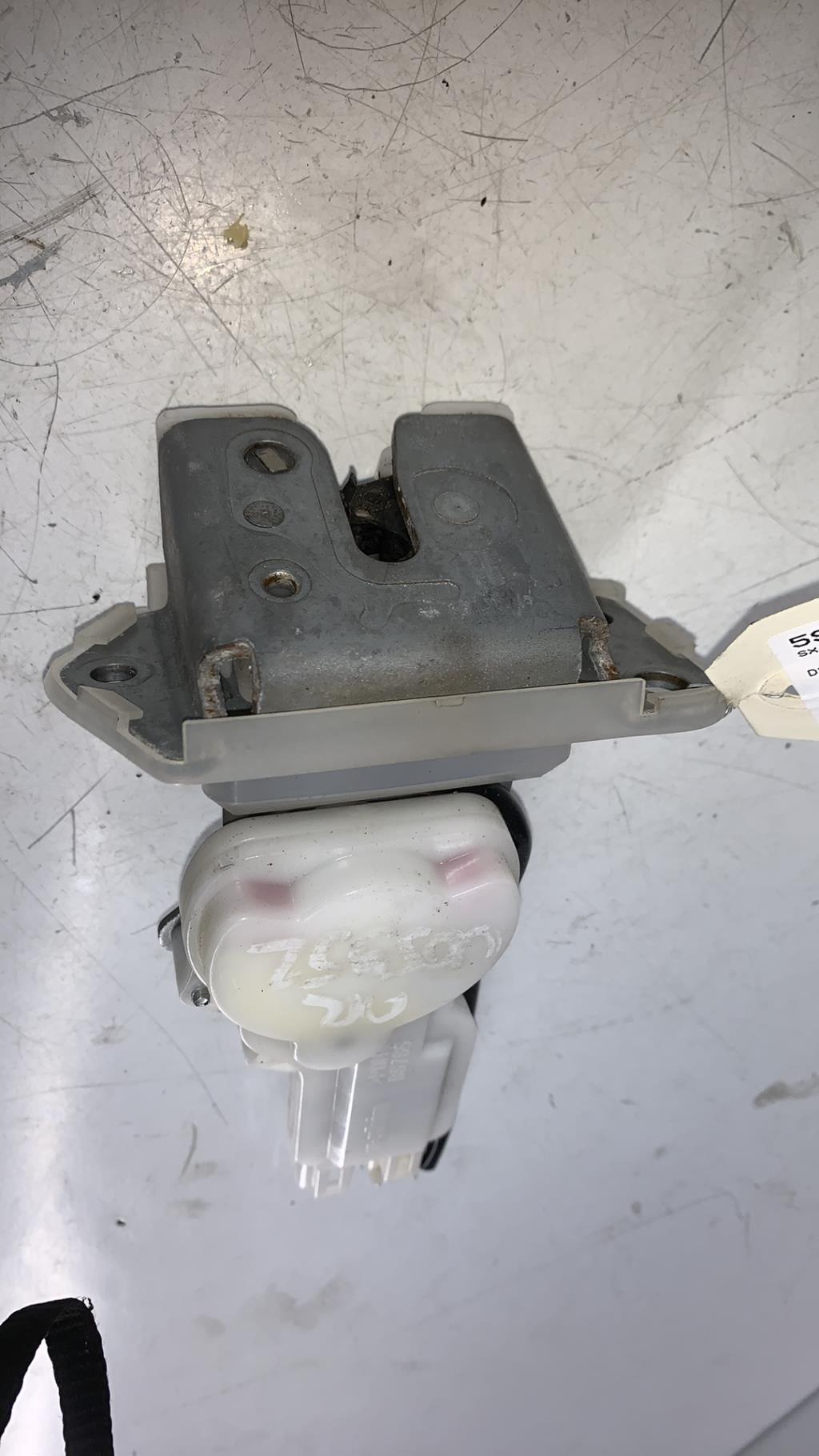 Serrure de hayon SUZUKI SX4 1 Diesel - 1