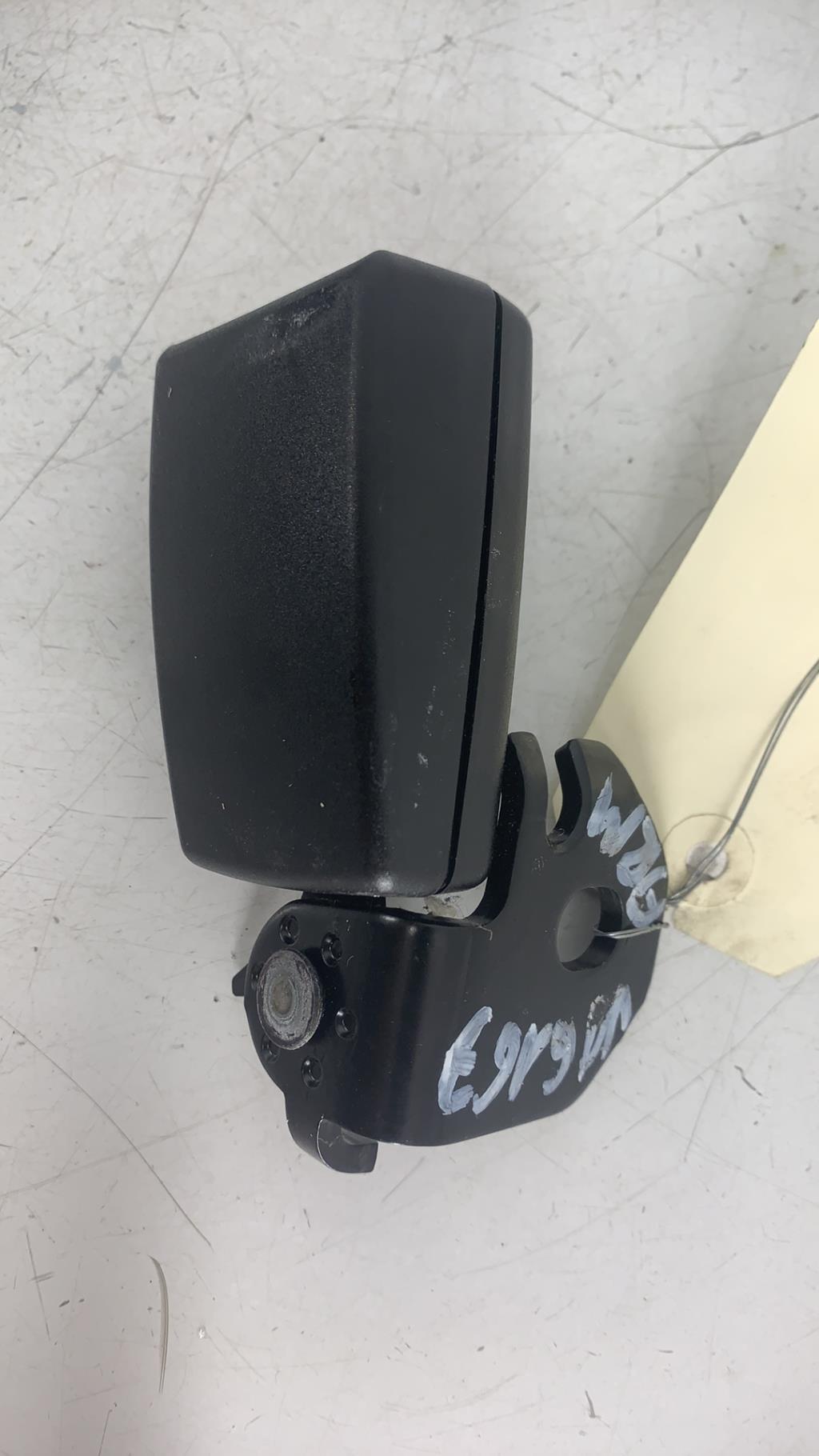 Attache ceinture arriere centrale OPEL CORSA D PHASE 2 Diesel - 1