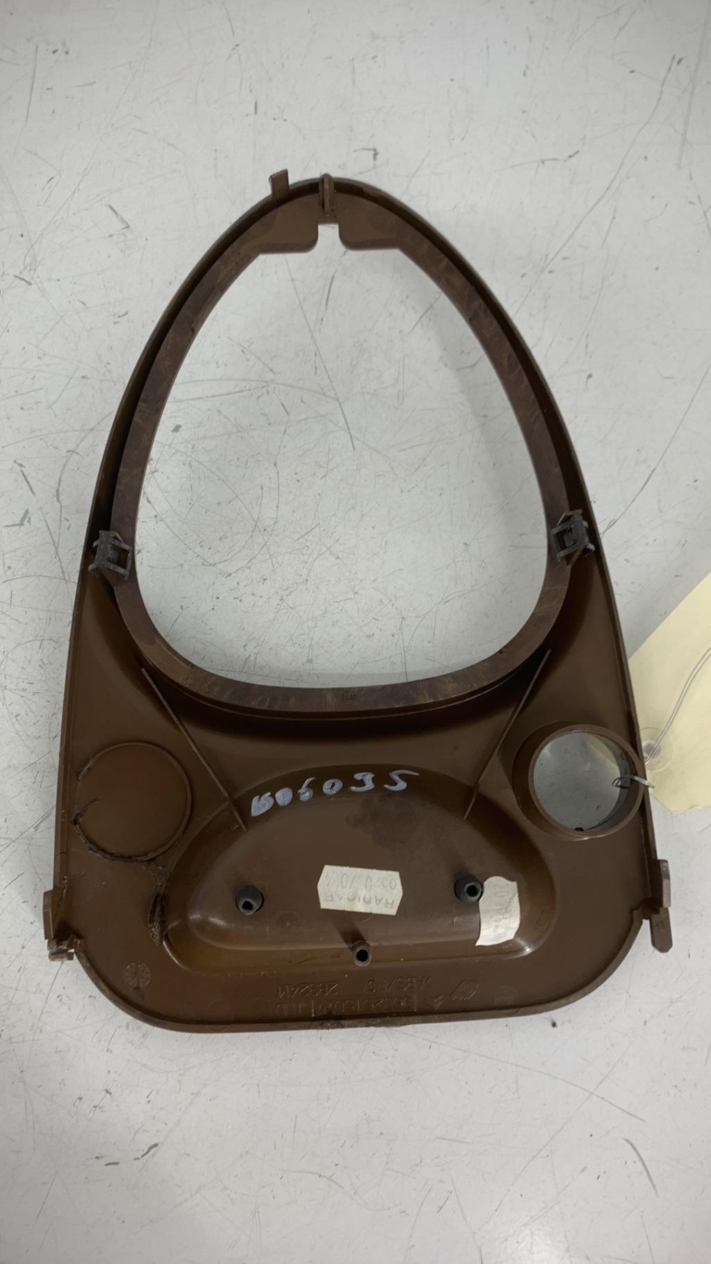 Console central (interieur plastique) CITROEN C5 1 PHASE 1 BREAK Diesel - 1