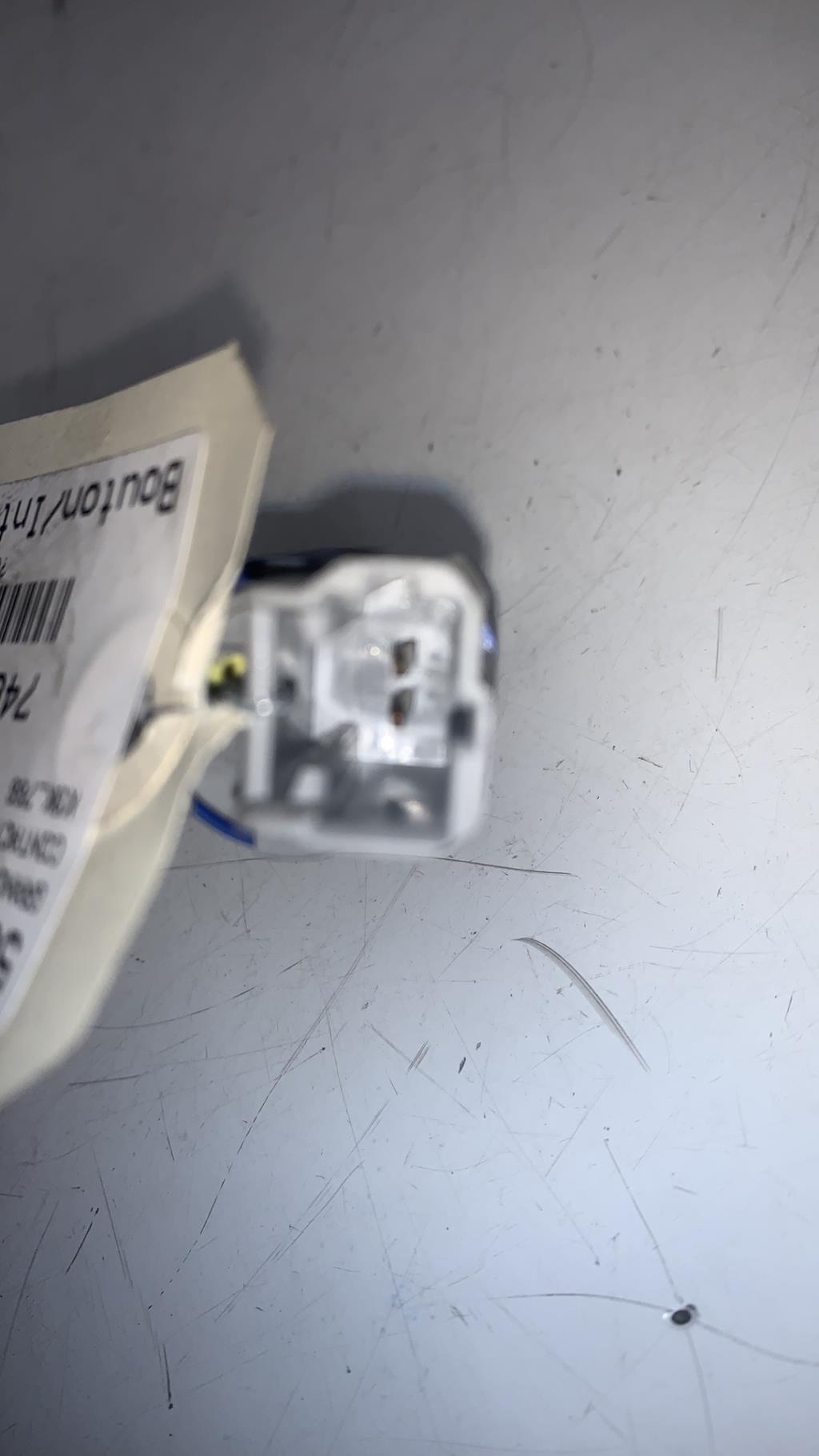 Contacteur feu stop RENAULT GRAND MODUS PHASE 2 Diesel - 1