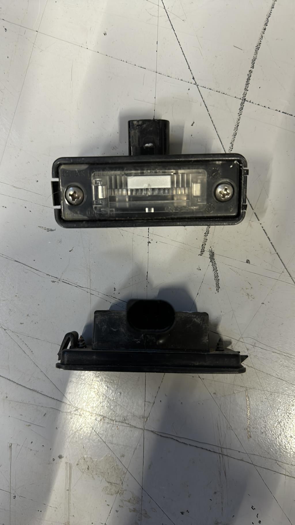 Eclairage de plaque VOLKSWAGEN GOLF 4 Diesel - 1