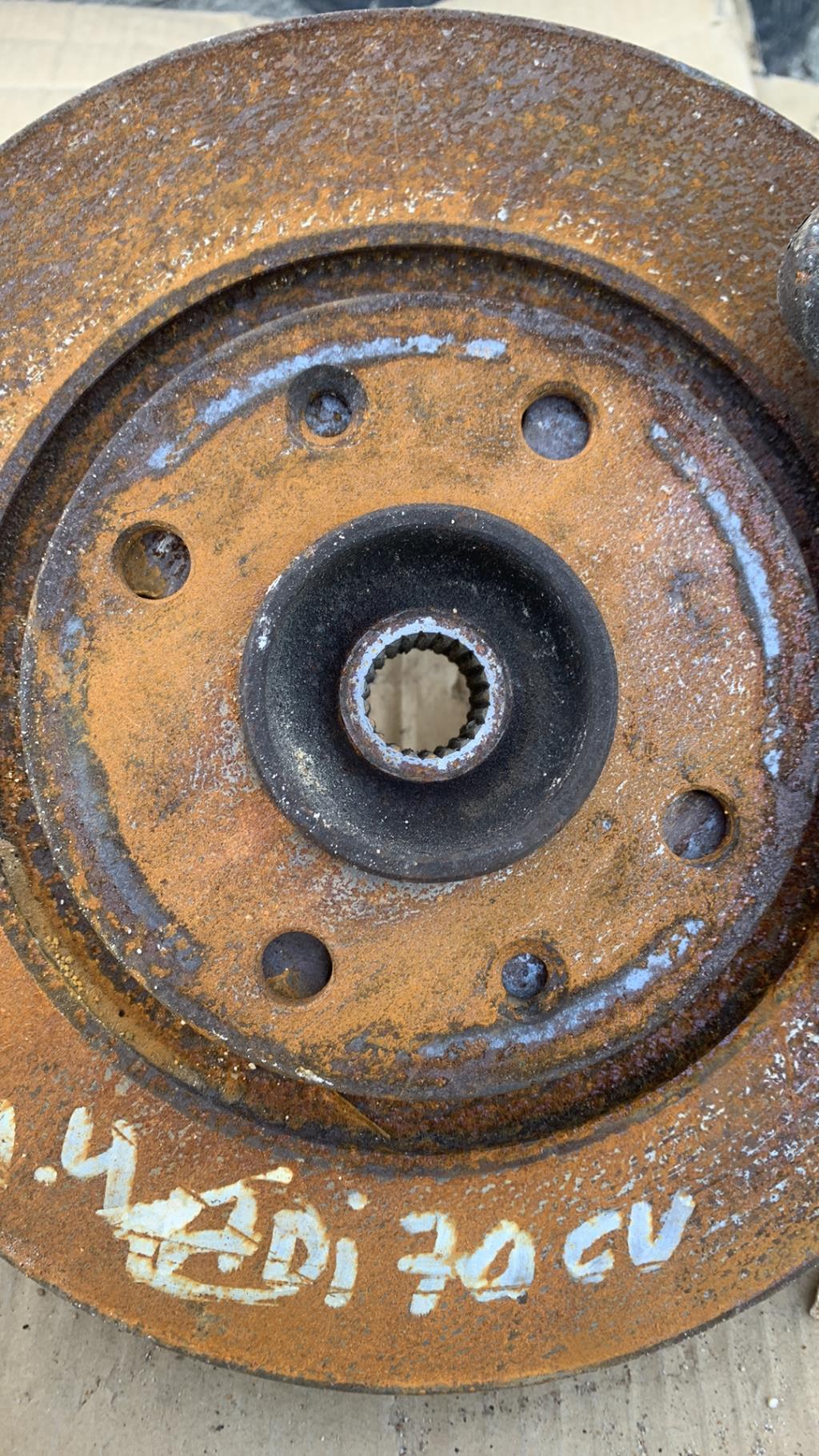 Moyeu avant droit CITROEN C3 1 PHASE 1 Diesel - 1