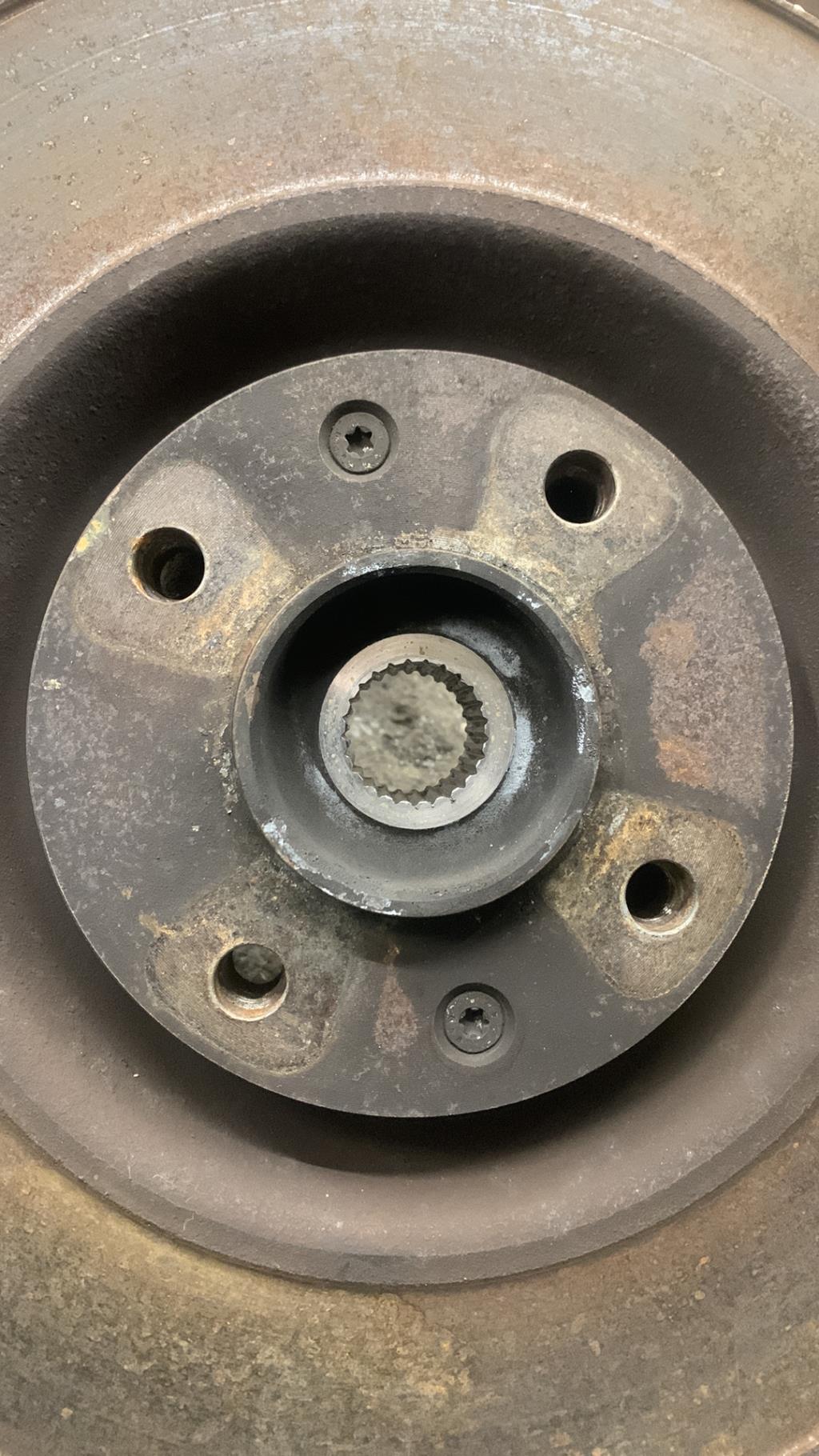 Moyeu avant droit PEUGEOT 406 COUPE Diesel - 1
