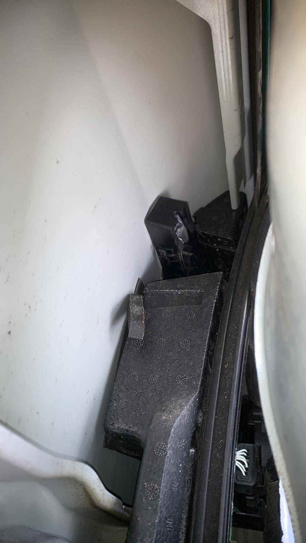 Serrure arriere droit RENAULT LAGUNA 3 PHASE 2 Diesel - 1