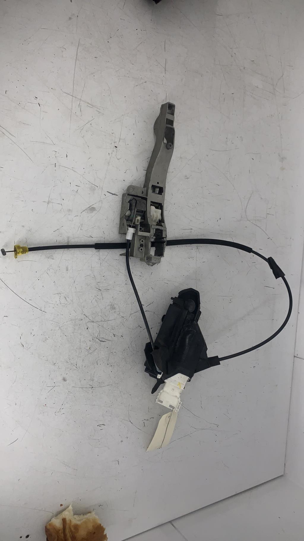 Serrure avant droit CITROEN C4 1 PHASE 1 COUPE Diesel - 1