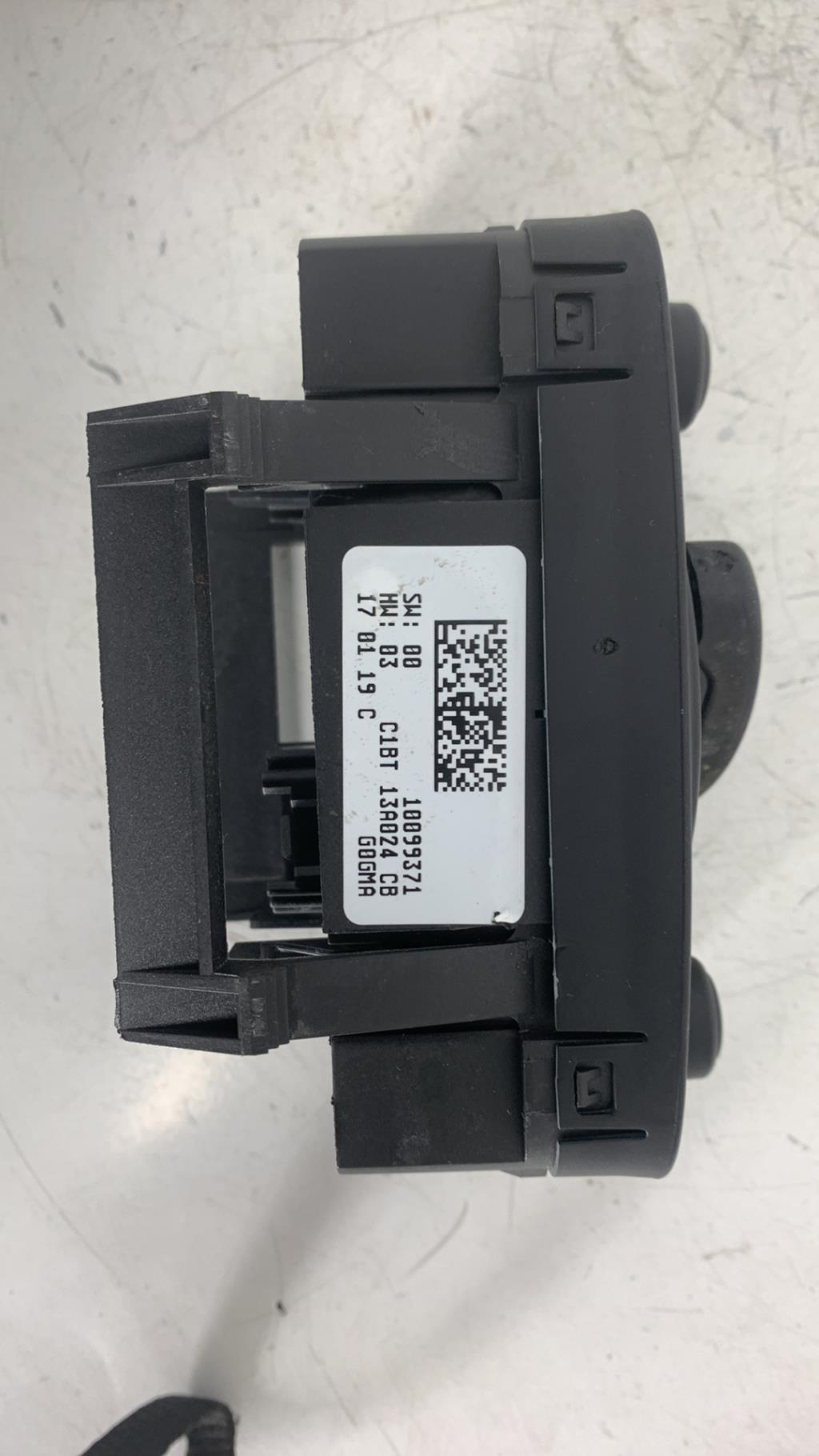 Commande de phare FORD FIESTA 6 PHASE 2 Diesel - 1