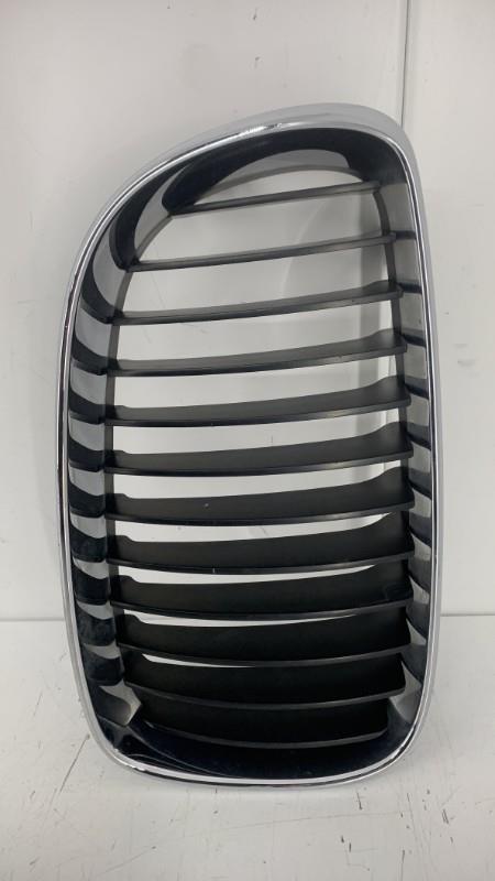 Grille de calandre droite BMW SERIE 1 E81 Diesel - 1