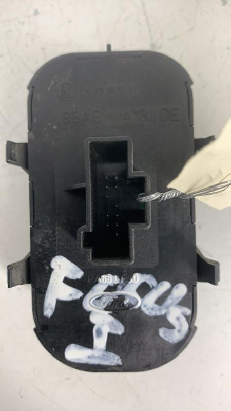 Interrupteur de leve vitre avant gauche FORD FOCUS 1  - 1