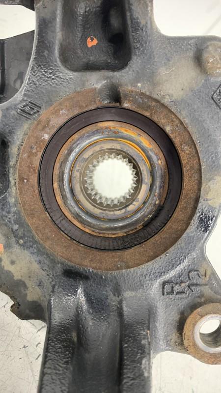 Moyeu avant droit RENAULT CLIO 4 PHASE 2 Diesel - 1