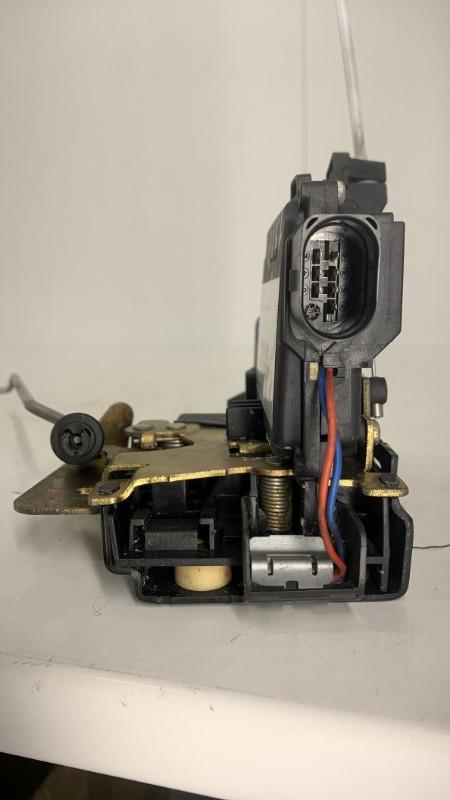 Serrure avant droit AUDI A4 2 PHASE 1  - 1
