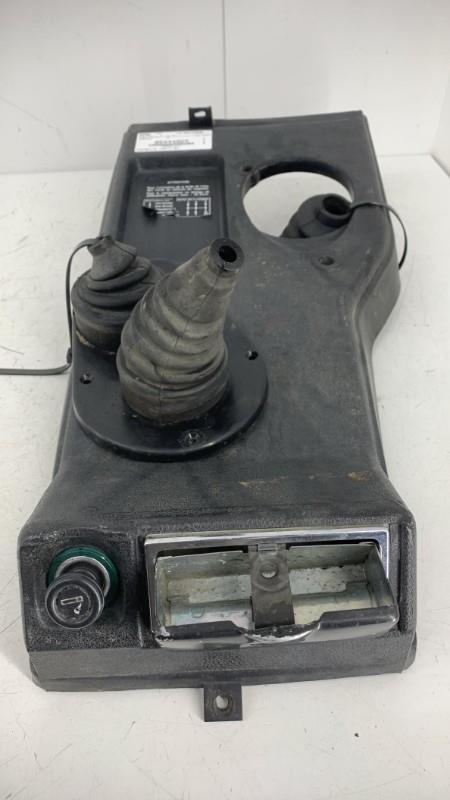 Console central (interieur plastique) LADA NIVA PHASE 2 Diesel - 1